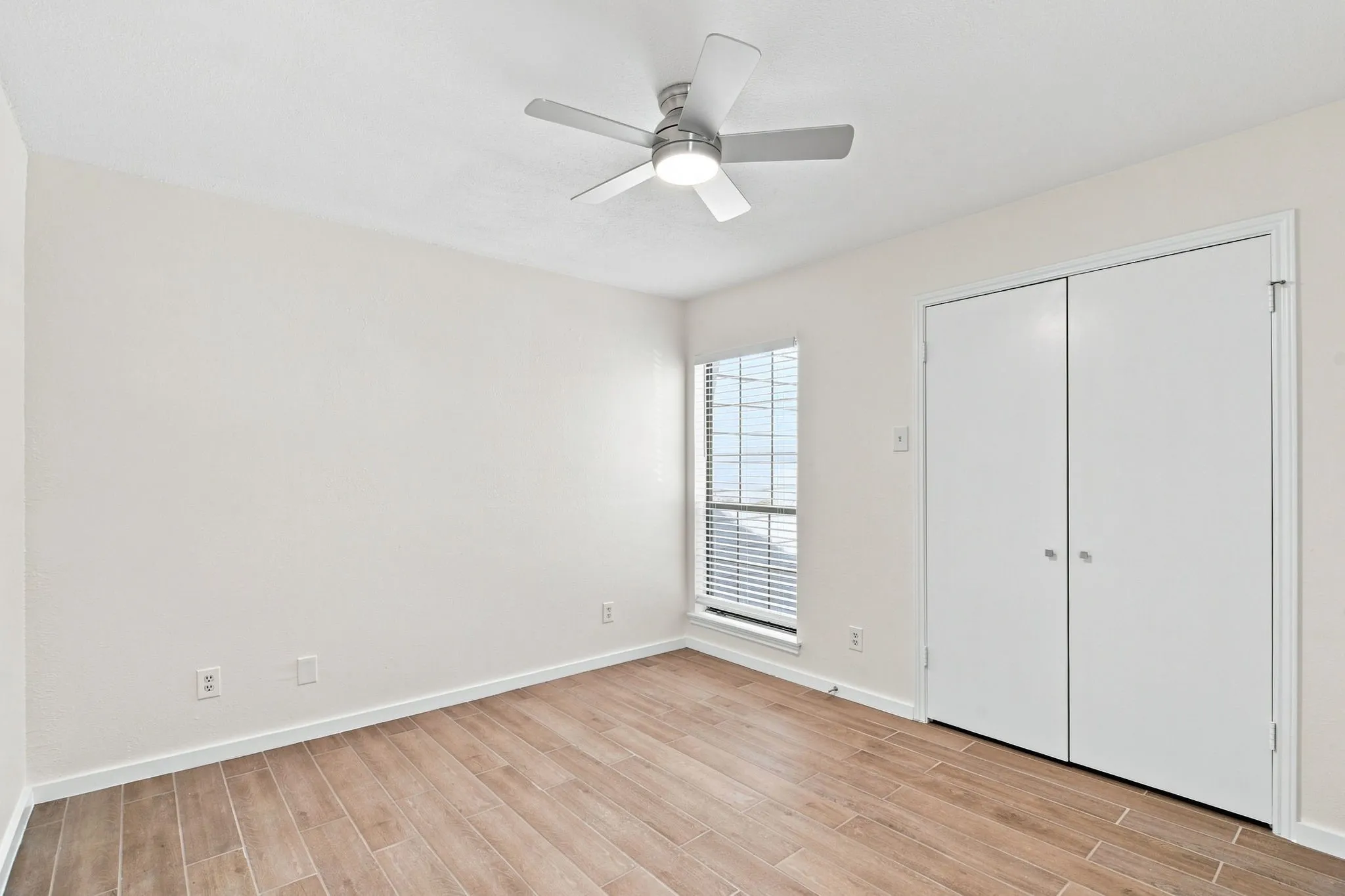 Condominium For Rent in Dallas County , 15151 Berry Trail 910, Dallas, Texas 75248, 2 Bedroom, 3 Bathroom, Garage spaces, 966 Sqft, built in 1980, mls#21372021, Real Estate Agent in Dallas, Homes For Rent in Dallas county, Homes For Rent in Dallas, Realtor in Dallas Texas, Real Estate Brokerage Independent Realty Texas, Luminita Cordes Realtor