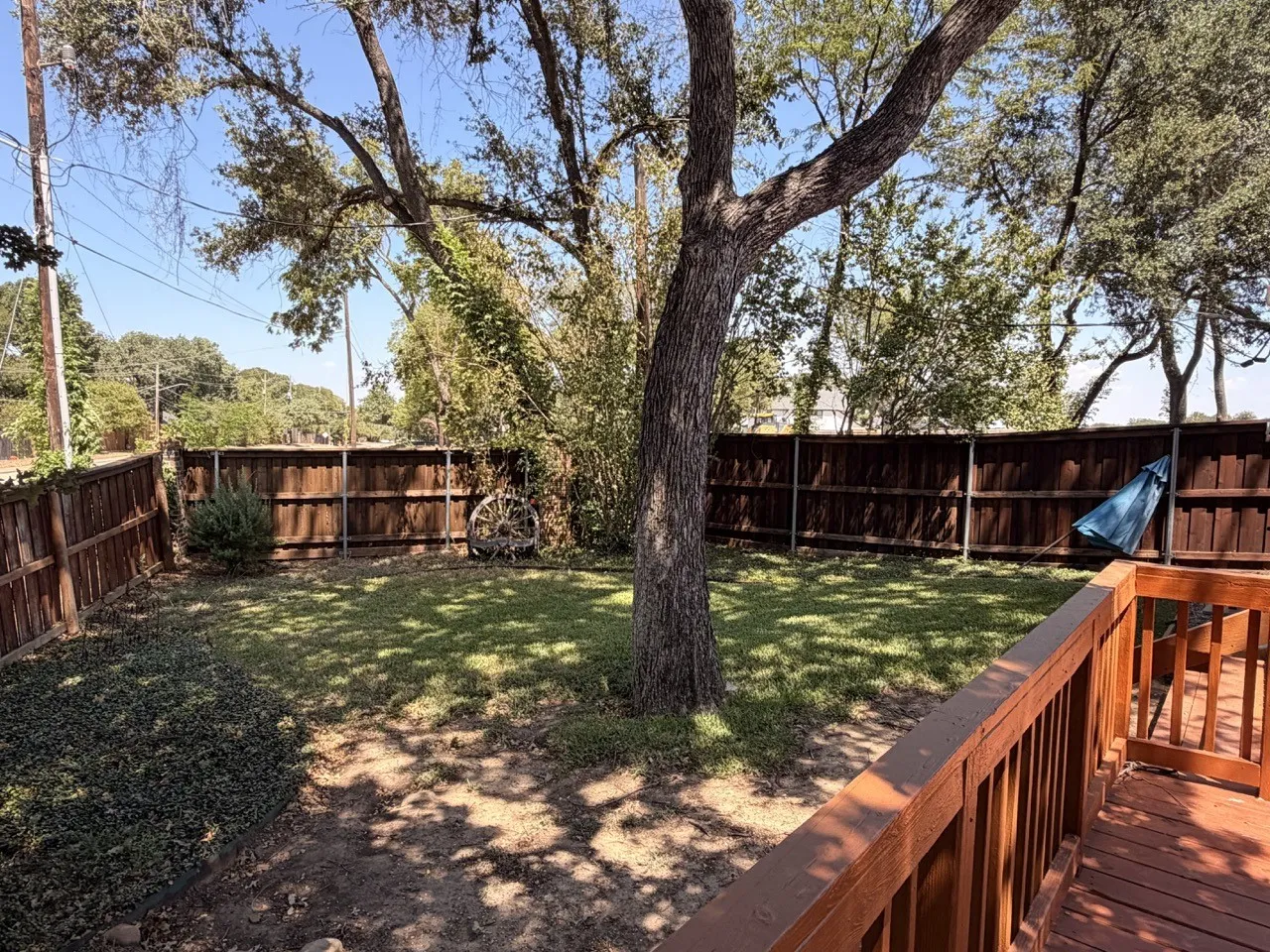 Townhouse For Rent in Tarrant County , 2024 N Saint Andrews Court, Arlington, Texas 76011, 3 Bedroom, 2 Bathroom, 2 Garage spaces, 2,359 Sqft, built in 1985, mls#21372964, Real Estate Agent in Arlington, Homes For Rent in Tarrant county, Homes For Rent in Arlington, Realtor in Arlington Texas, Real Estate Brokerage Independent Realty Texas, Luminita Cordes Realtor