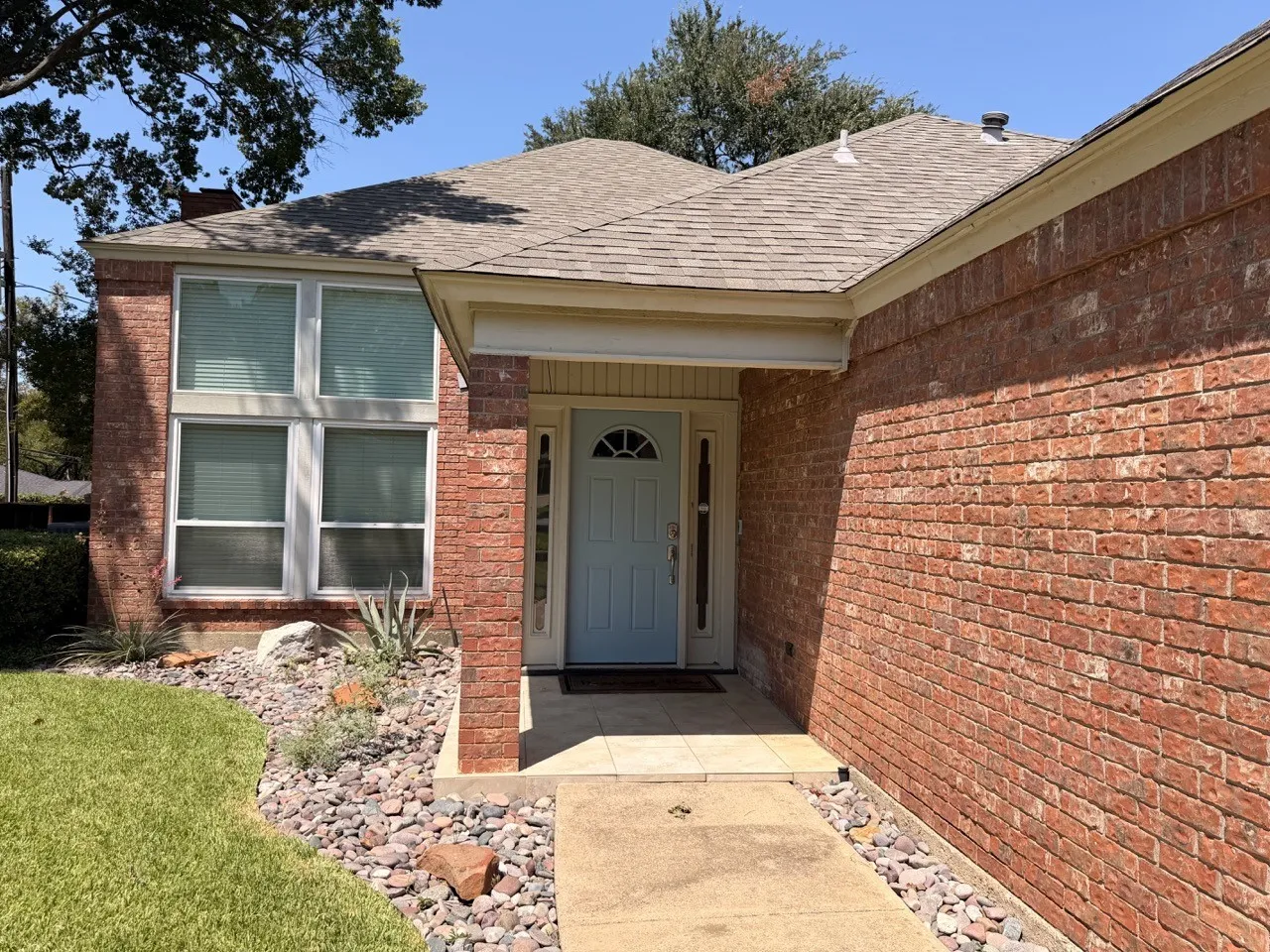 Townhouse For Rent in Tarrant County , 2024 N Saint Andrews Court, Arlington, Texas 76011, 3 Bedroom, 2 Bathroom, 2 Garage spaces, 2,359 Sqft, built in 1985, mls#21372964, Real Estate Agent in Arlington, Homes For Rent in Tarrant county, Homes For Rent in Arlington, Realtor in Arlington Texas, Real Estate Brokerage Independent Realty Texas, Luminita Cordes Realtor