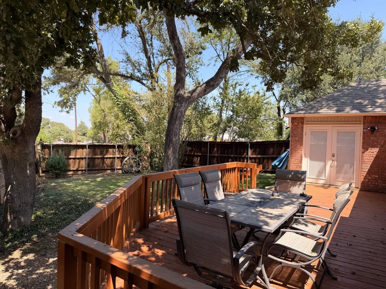 Townhouse For Rent in Tarrant County , 2024 N Saint Andrews Court, Arlington, Texas 76011, 3 Bedroom, 2 Bathroom, 2 Garage spaces, 2,359 Sqft, built in 1985, mls#21372964, Real Estate Agent in Arlington, Homes For Rent in Tarrant county, Homes For Rent in Arlington, Realtor in Arlington Texas, Real Estate Brokerage Independent Realty Texas, Luminita Cordes Realtor