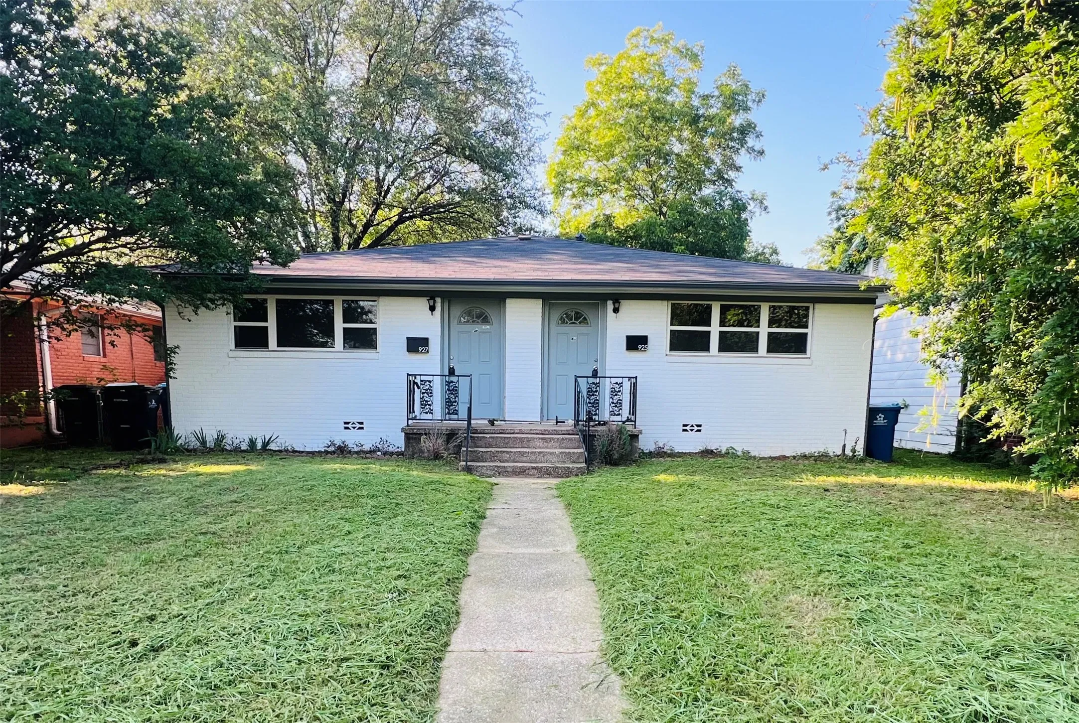 Duplex For Rent in Grayson County , 927 W Morton Street, Denison, Texas 75020, 2 Bedroom, 1 Bathroom, Garage spaces, 1,033 Sqft, built in 1962, mls#21368910, Real Estate Agent in Denison, Homes For Rent in Grayson county, Homes For Rent in Denison, Realtor in Denison Texas, Real Estate Brokerage Independent Realty Texas, Luminita Cordes Realtor