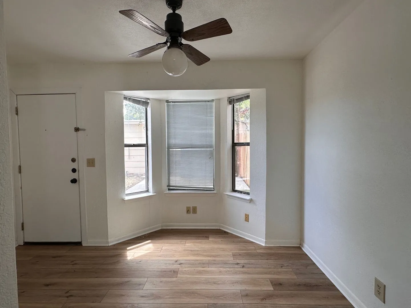 Townhouse For Rent in Brown County , 1601 14th, Brownwood, Texas 76801, 3 Bedroom, 3 Bathroom, 2 Garage spaces, 1,654 Sqft, built in 1981, mls#21373817, Real Estate Agent in Brownwood, Homes For Rent in Brown county, Homes For Rent in Brownwood, Realtor in Brownwood Texas, Real Estate Brokerage Independent Realty Texas, Luminita Cordes Realtor