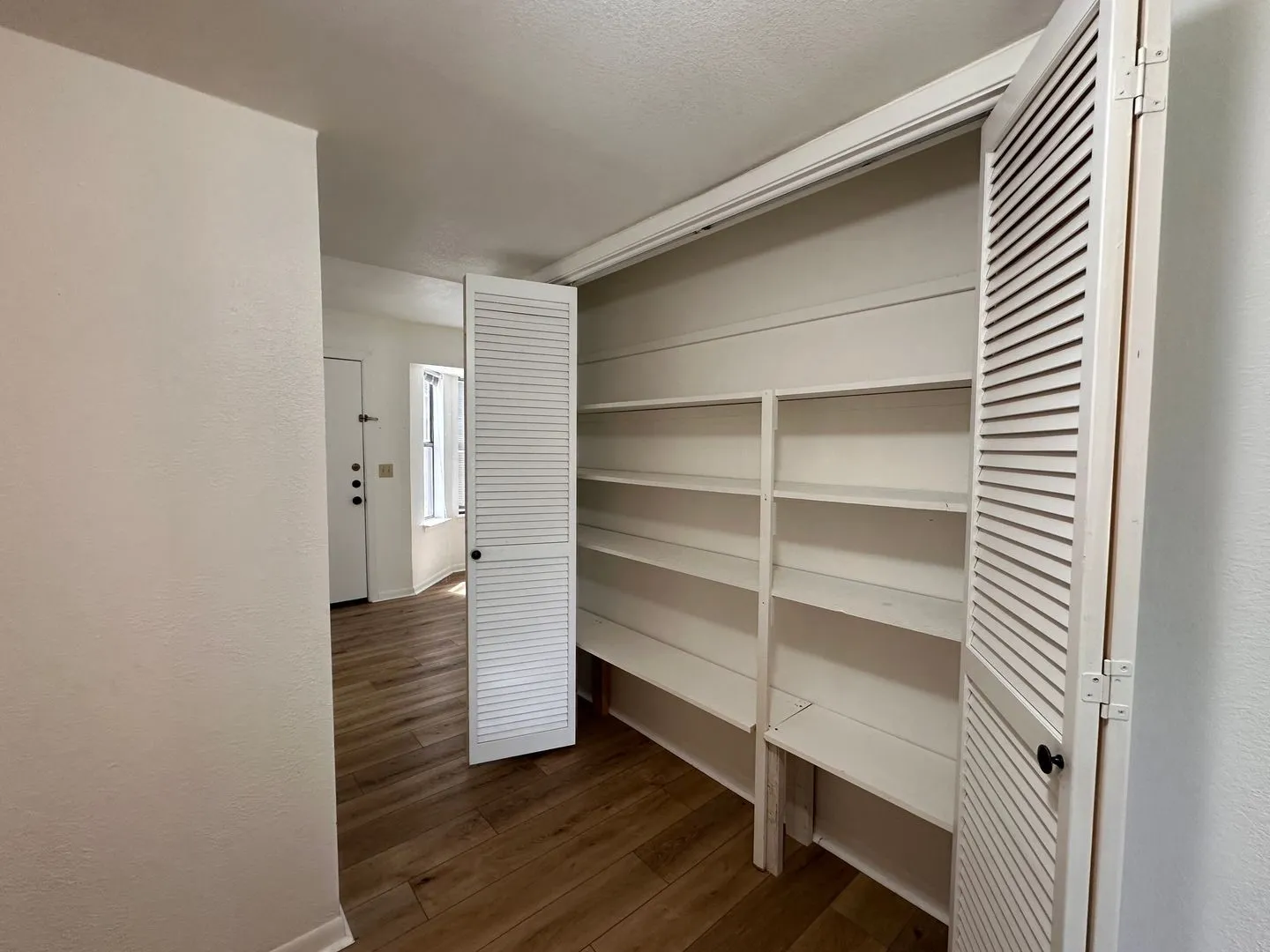 Townhouse For Rent in Brown County , 1601 14th, Brownwood, Texas 76801, 3 Bedroom, 3 Bathroom, 2 Garage spaces, 1,654 Sqft, built in 1981, mls#21373817, Real Estate Agent in Brownwood, Homes For Rent in Brown county, Homes For Rent in Brownwood, Realtor in Brownwood Texas, Real Estate Brokerage Independent Realty Texas, Luminita Cordes Realtor