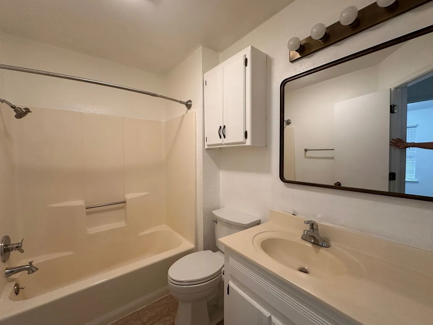 Townhouse For Rent in Brown County , 1601 14th, Brownwood, Texas 76801, 3 Bedroom, 3 Bathroom, 2 Garage spaces, 1,654 Sqft, built in 1981, mls#21373817, Real Estate Agent in Brownwood, Homes For Rent in Brown county, Homes For Rent in Brownwood, Realtor in Brownwood Texas, Real Estate Brokerage Independent Realty Texas, Luminita Cordes Realtor