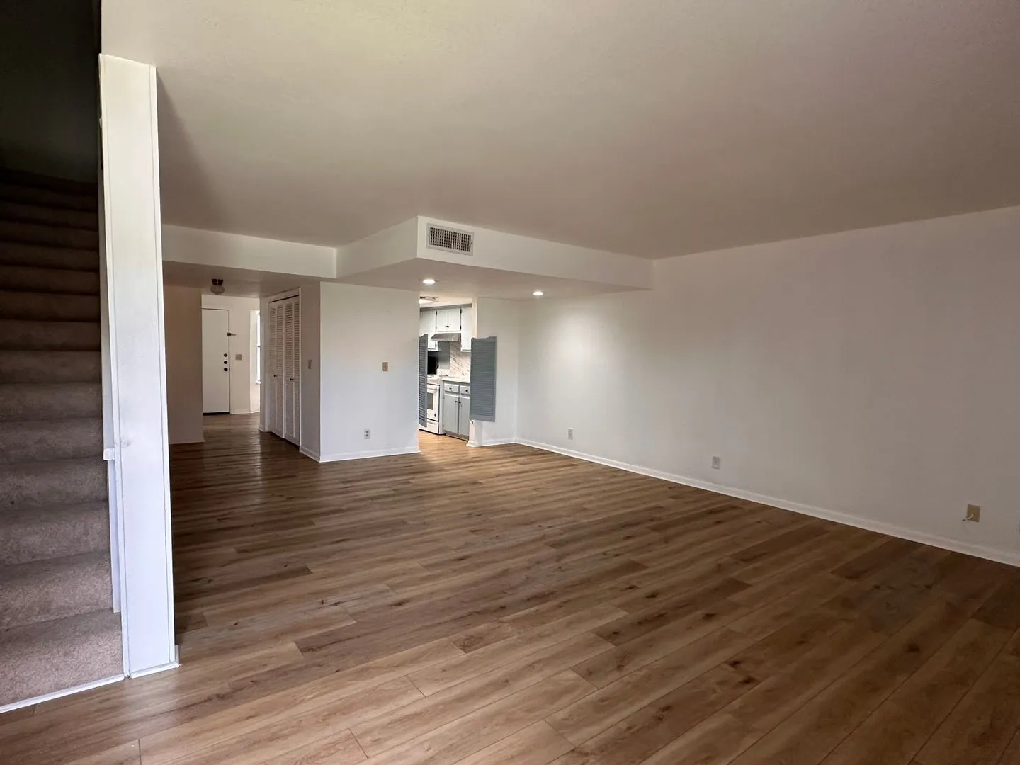 Townhouse For Rent in Brown County , 1601 14th, Brownwood, Texas 76801, 3 Bedroom, 3 Bathroom, 2 Garage spaces, 1,654 Sqft, built in 1981, mls#21373817, Real Estate Agent in Brownwood, Homes For Rent in Brown county, Homes For Rent in Brownwood, Realtor in Brownwood Texas, Real Estate Brokerage Independent Realty Texas, Luminita Cordes Realtor