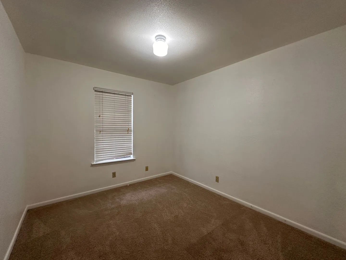 Townhouse For Rent in Brown County , 1601 14th, Brownwood, Texas 76801, 3 Bedroom, 3 Bathroom, 2 Garage spaces, 1,654 Sqft, built in 1981, mls#21373817, Real Estate Agent in Brownwood, Homes For Rent in Brown county, Homes For Rent in Brownwood, Realtor in Brownwood Texas, Real Estate Brokerage Independent Realty Texas, Luminita Cordes Realtor