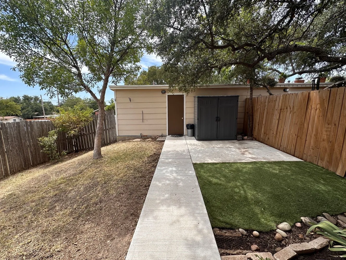 Townhouse For Rent in Brown County , 1601 14th, Brownwood, Texas 76801, 3 Bedroom, 3 Bathroom, 2 Garage spaces, 1,654 Sqft, built in 1981, mls#21373817, Real Estate Agent in Brownwood, Homes For Rent in Brown county, Homes For Rent in Brownwood, Realtor in Brownwood Texas, Real Estate Brokerage Independent Realty Texas, Luminita Cordes Realtor
