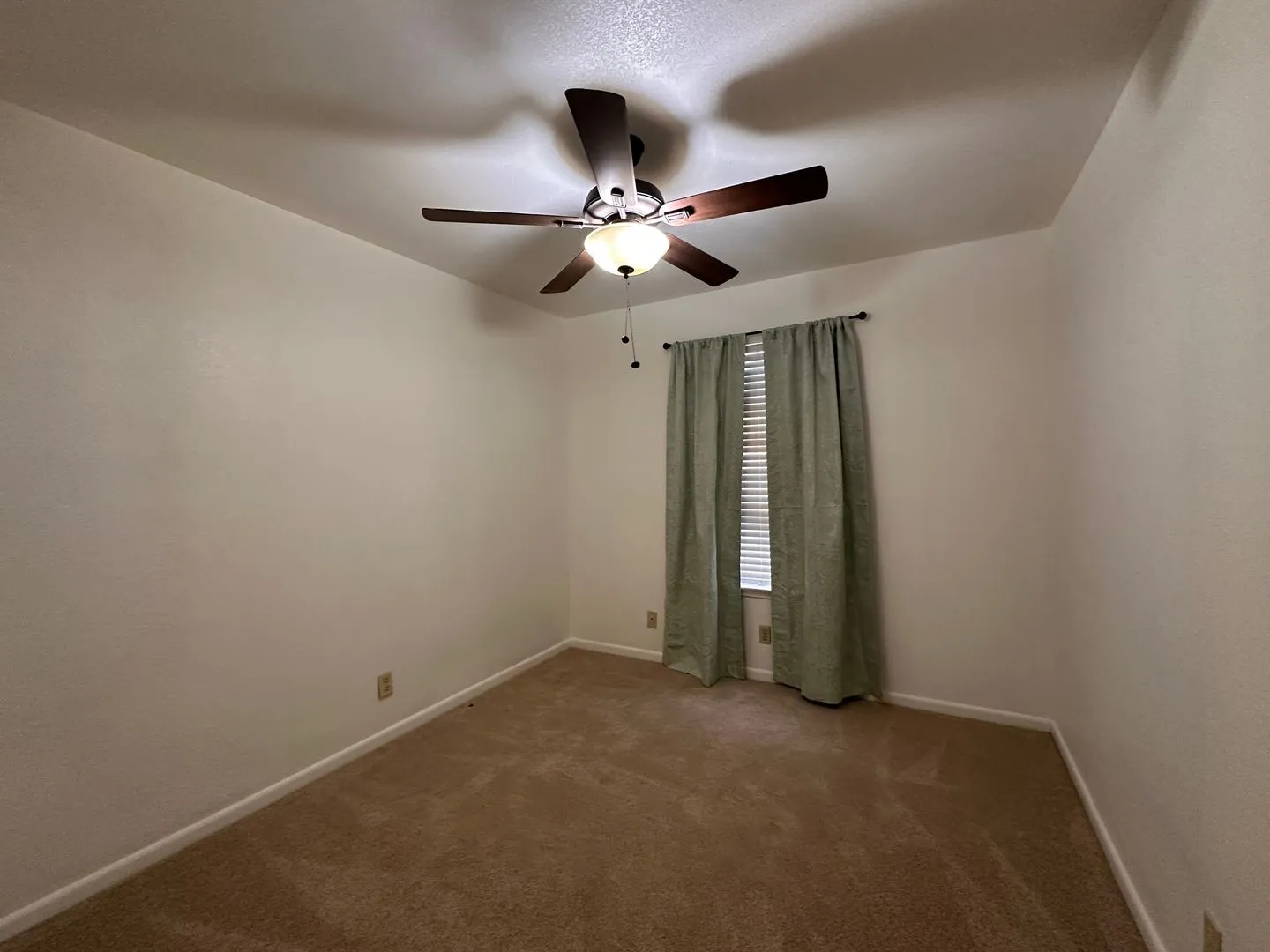 Townhouse For Rent in Brown County , 1601 14th, Brownwood, Texas 76801, 3 Bedroom, 3 Bathroom, 2 Garage spaces, 1,654 Sqft, built in 1981, mls#21373817, Real Estate Agent in Brownwood, Homes For Rent in Brown county, Homes For Rent in Brownwood, Realtor in Brownwood Texas, Real Estate Brokerage Independent Realty Texas, Luminita Cordes Realtor