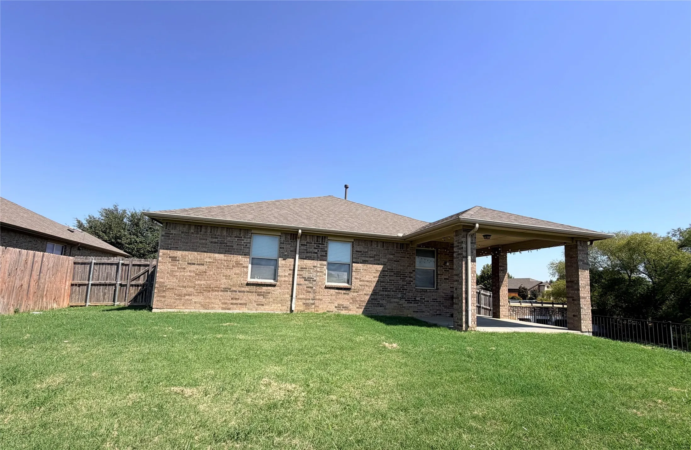 Single Family Residence For Rent in Tarrant County , 9251 Water Oak Drive, Arlington, Texas 76002, 4 Bedroom, 2 Bathroom, 2 Garage spaces, 1,976 Sqft, built in 2013, mls#21373552, Real Estate Agent in Arlington, Homes For Rent in Tarrant county, Homes For Rent in Arlington, Realtor in Arlington Texas, Real Estate Brokerage Independent Realty Texas, Luminita Cordes Realtor
