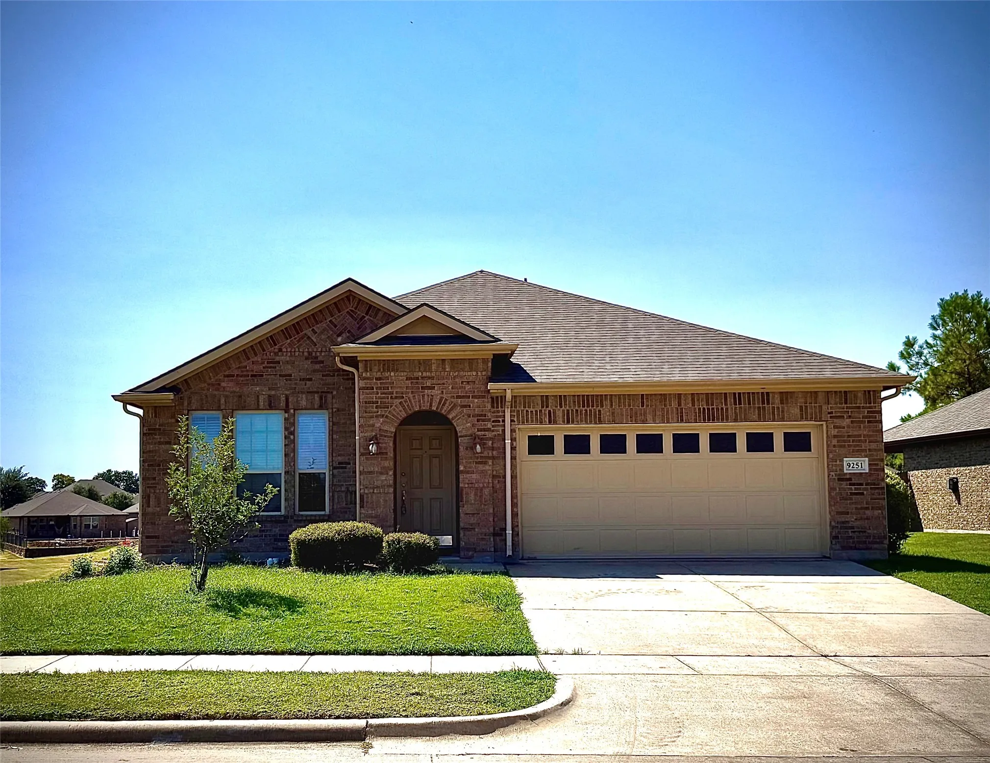 Single Family Residence For Rent in Tarrant County , 9251 Water Oak Drive, Arlington, Texas 76002, 4 Bedroom, 2 Bathroom, 2 Garage spaces, 1,976 Sqft, built in 2013, mls#21373552, Real Estate Agent in Arlington, Homes For Rent in Tarrant county, Homes For Rent in Arlington, Realtor in Arlington Texas, Real Estate Brokerage Independent Realty Texas, Luminita Cordes Realtor