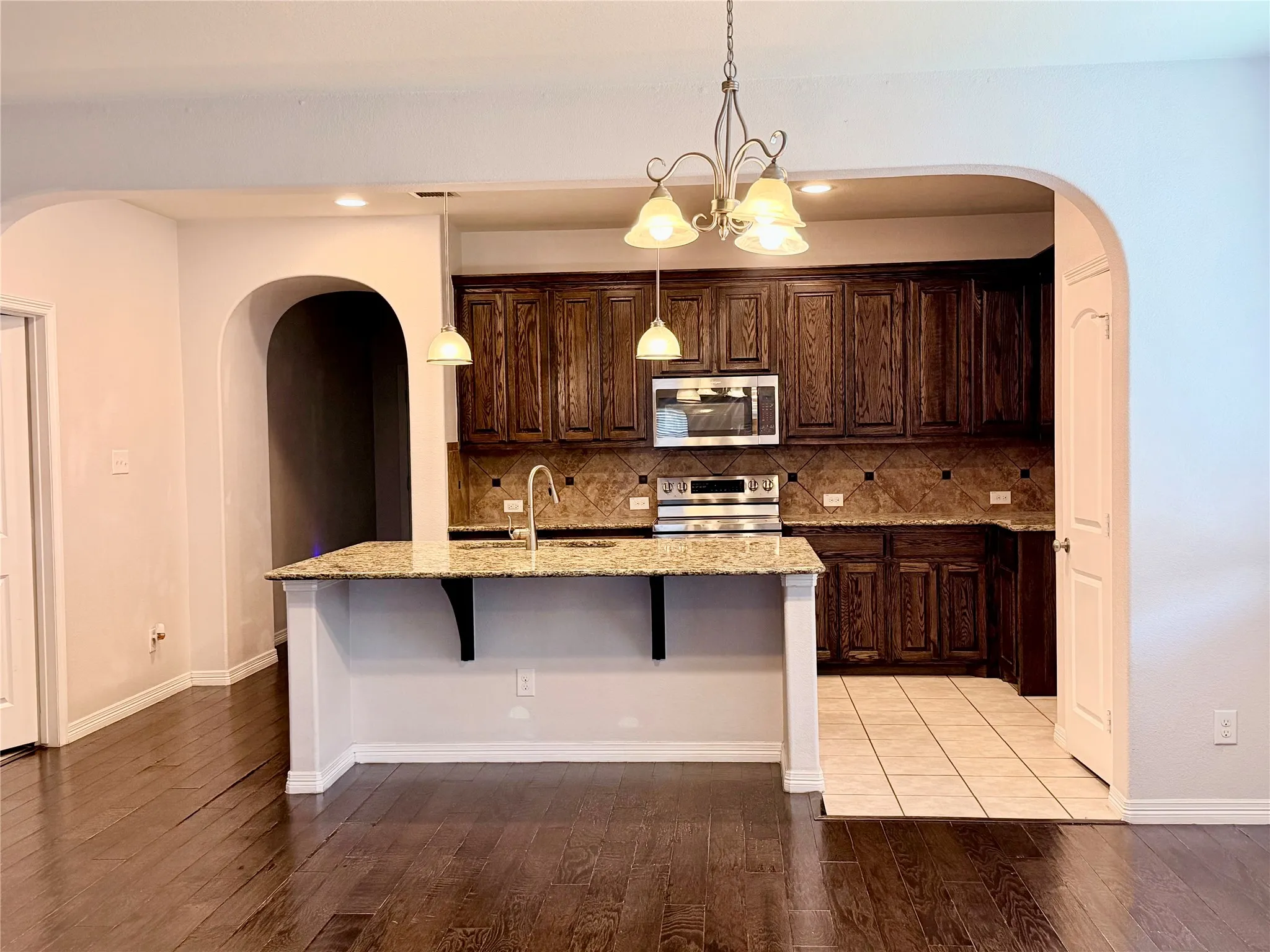 Single Family Residence For Rent in Tarrant County , 9251 Water Oak Drive, Arlington, Texas 76002, 4 Bedroom, 2 Bathroom, 2 Garage spaces, 1,976 Sqft, built in 2013, mls#21373552, Real Estate Agent in Arlington, Homes For Rent in Tarrant county, Homes For Rent in Arlington, Realtor in Arlington Texas, Real Estate Brokerage Independent Realty Texas, Luminita Cordes Realtor