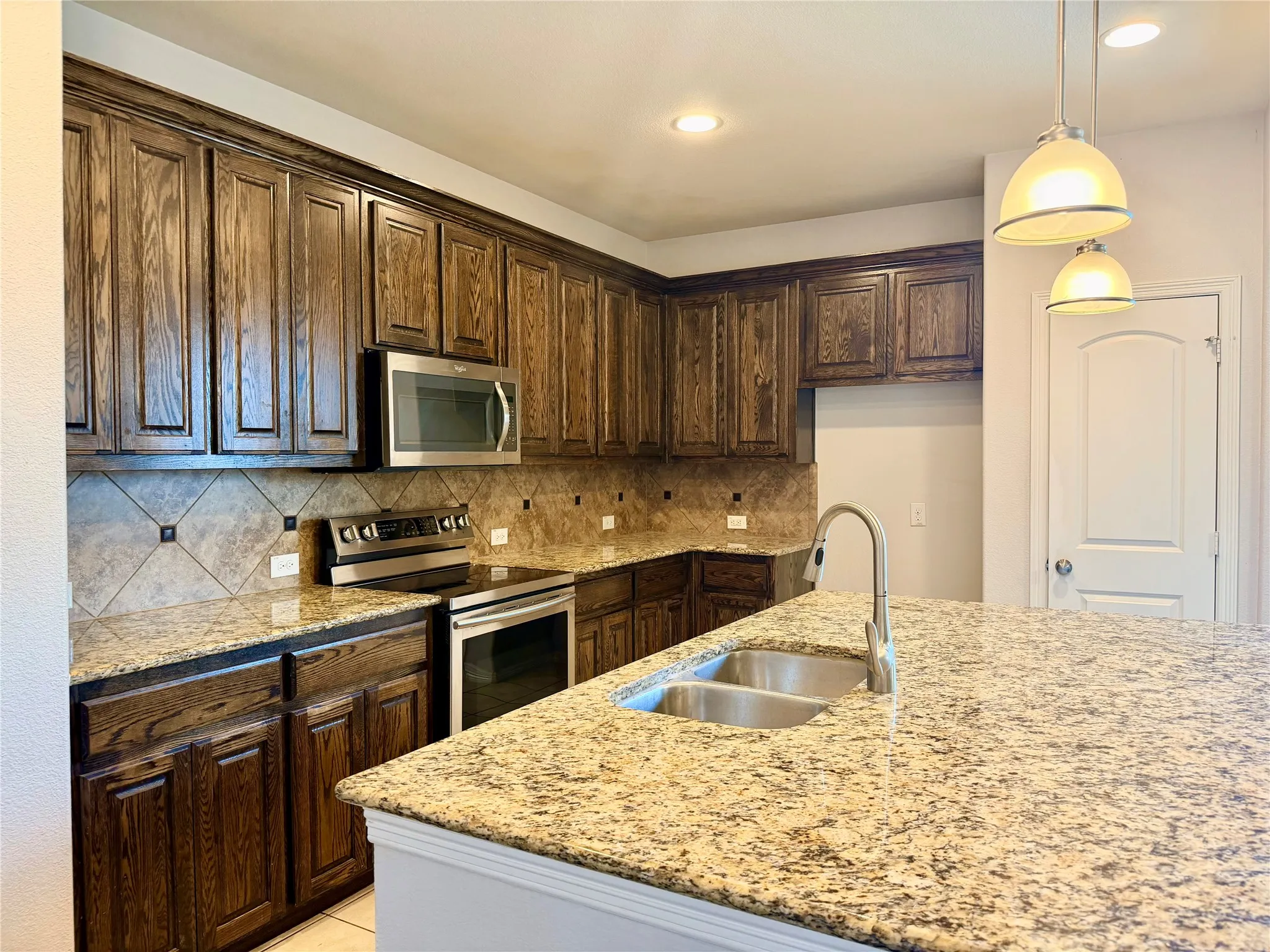 Single Family Residence For Rent in Tarrant County , 9251 Water Oak Drive, Arlington, Texas 76002, 4 Bedroom, 2 Bathroom, 2 Garage spaces, 1,976 Sqft, built in 2013, mls#21373552, Real Estate Agent in Arlington, Homes For Rent in Tarrant county, Homes For Rent in Arlington, Realtor in Arlington Texas, Real Estate Brokerage Independent Realty Texas, Luminita Cordes Realtor