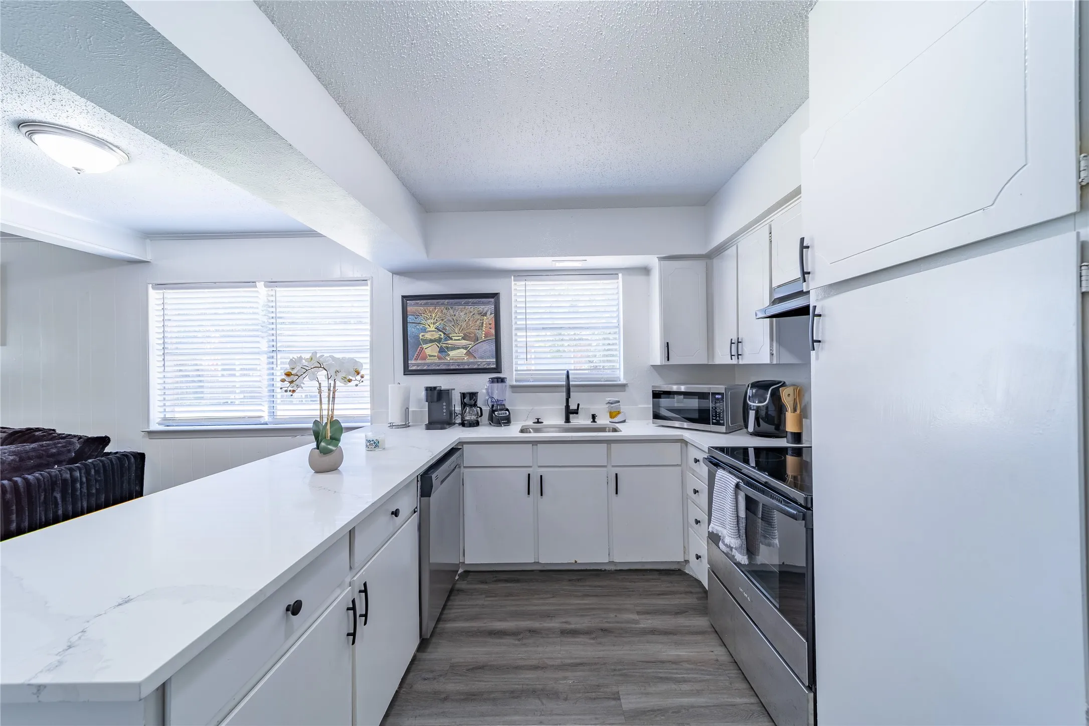 Duplex For Rent in Tarrant County , 414 Donnell Drive A, Arlington, Texas 76012, 2 Bedroom, 1 Bathroom, Garage spaces, 896 Sqft, built in 1972, mls#21373778, Real Estate Agent in Arlington, Homes For Rent in Tarrant county, Homes For Rent in Arlington, Realtor in Arlington Texas, Real Estate Brokerage Independent Realty Texas, Luminita Cordes Realtor