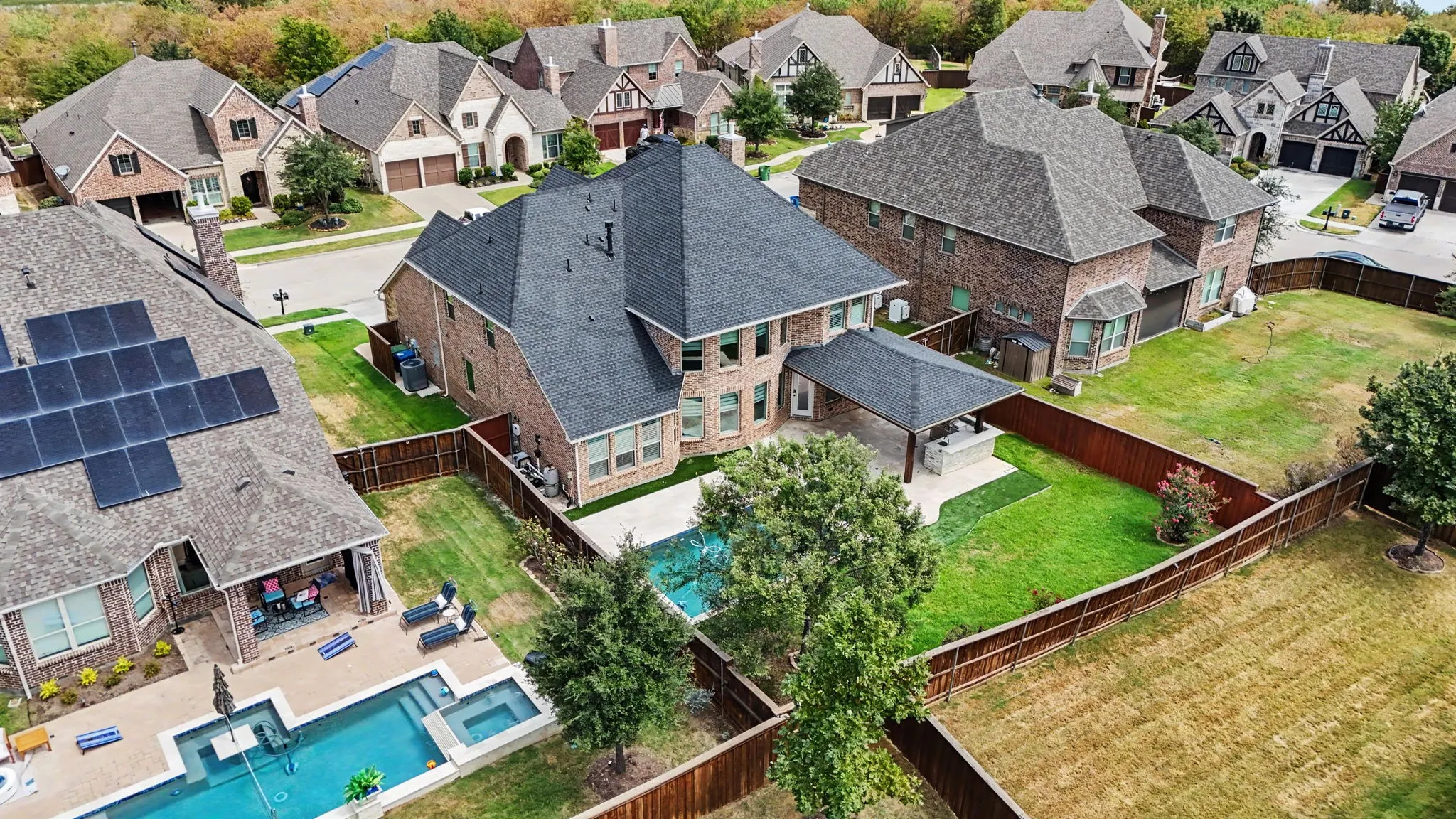 Single Family Residence For Sale in Denton County , 3744 Manchester, The Colony, Texas 75056, 4 Bedroom, 4 Bathroom, 2 Garage spaces, 3,505 Sqft, built in 2016, mls#21373844, Real Estate Agent in The Colony, Homes For Sale in Denton county, Homes For Sale in The Colony, Realtor in The Colony Texas, Real Estate Brokerage Independent Realty Texas, Luminita Cordes Realtor