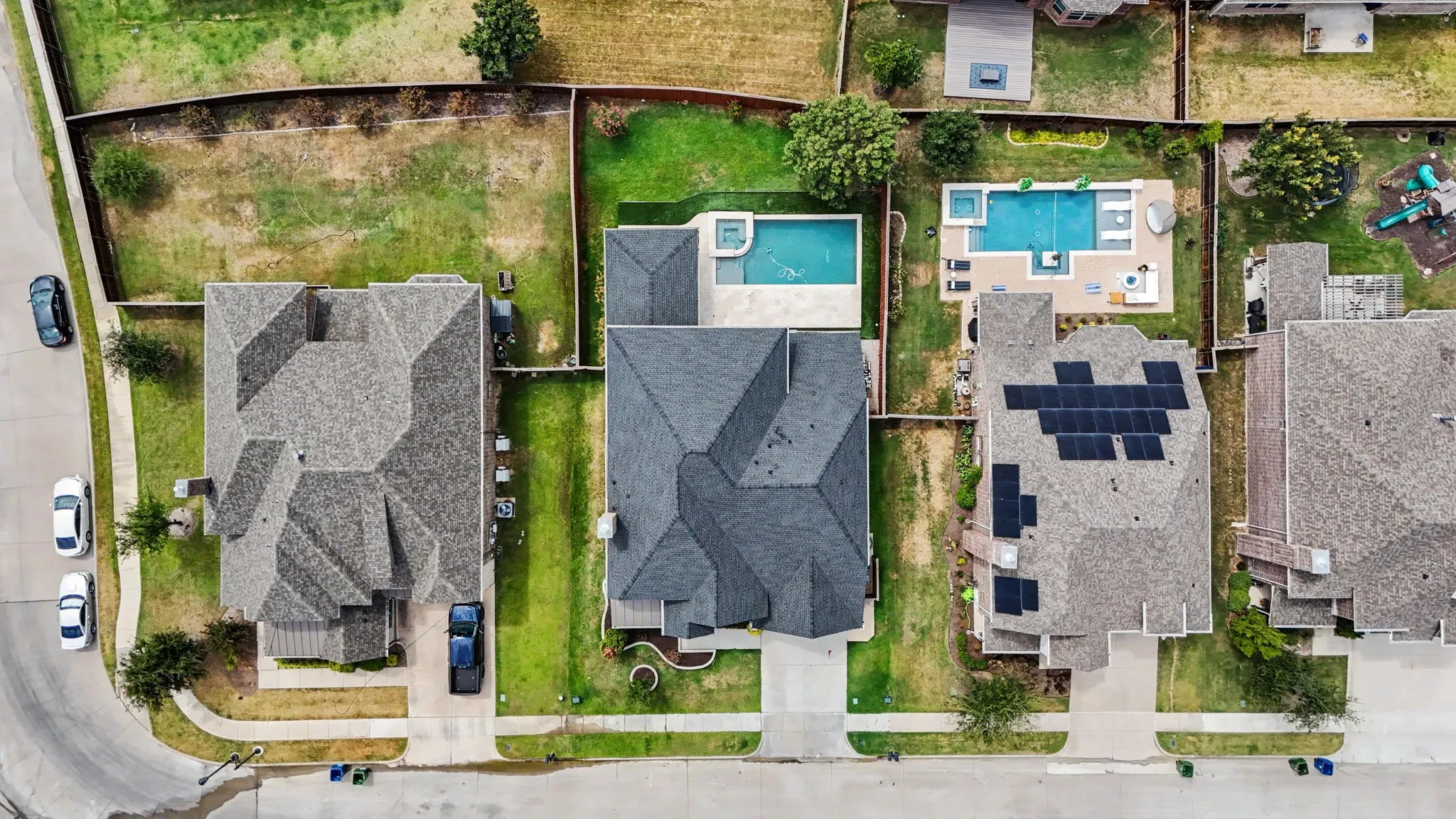 Single Family Residence For Sale in Denton County , 3744 Manchester, The Colony, Texas 75056, 4 Bedroom, 4 Bathroom, 2 Garage spaces, 3,505 Sqft, built in 2016, mls#21373844, Real Estate Agent in The Colony, Homes For Sale in Denton county, Homes For Sale in The Colony, Realtor in The Colony Texas, Real Estate Brokerage Independent Realty Texas, Luminita Cordes Realtor