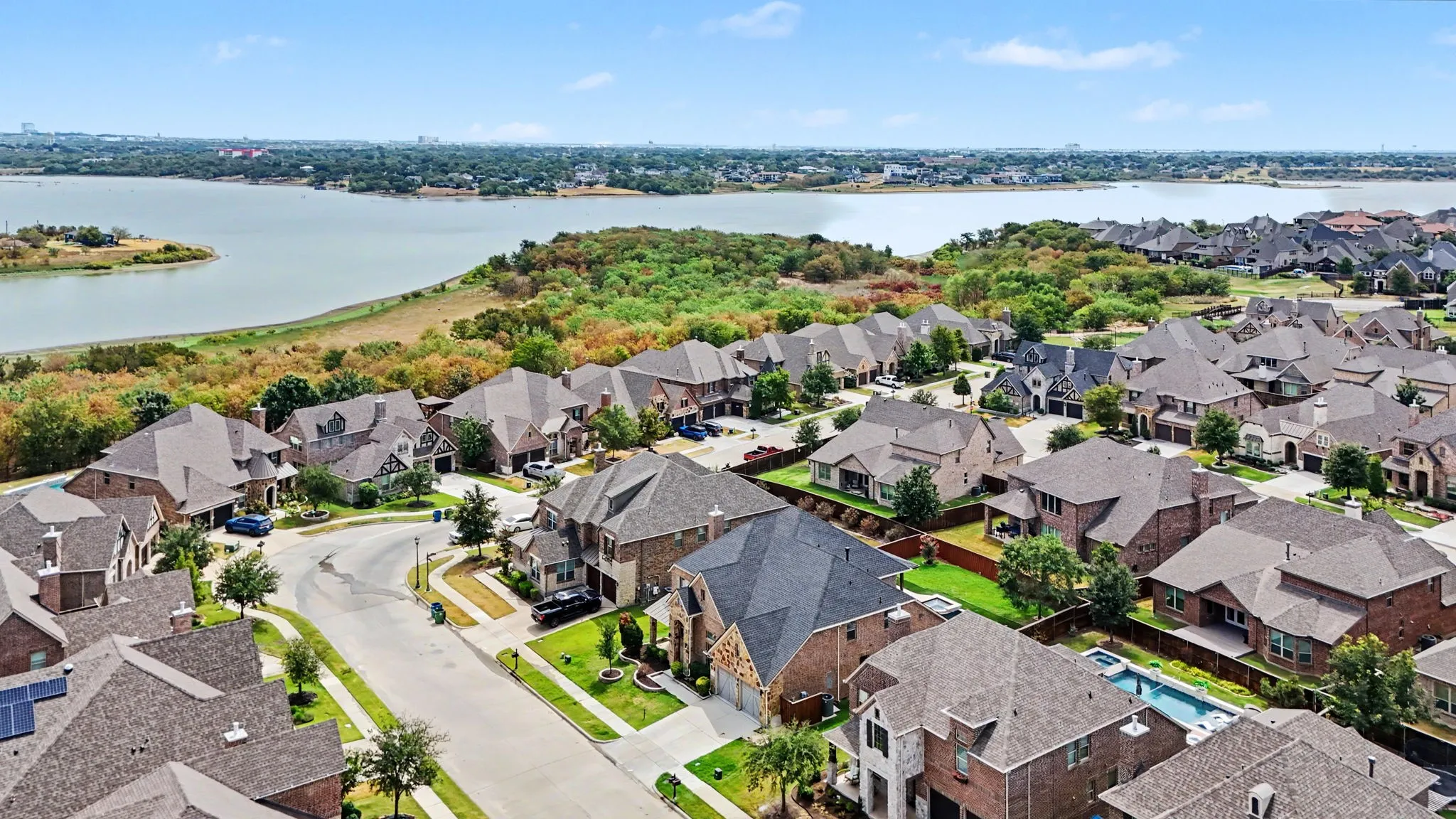 Single Family Residence For Sale in Denton County , 3744 Manchester, The Colony, Texas 75056, 4 Bedroom, 4 Bathroom, 2 Garage spaces, 3,505 Sqft, built in 2016, mls#21373844, Real Estate Agent in The Colony, Homes For Sale in Denton county, Homes For Sale in The Colony, Realtor in The Colony Texas, Real Estate Brokerage Independent Realty Texas, Luminita Cordes Realtor