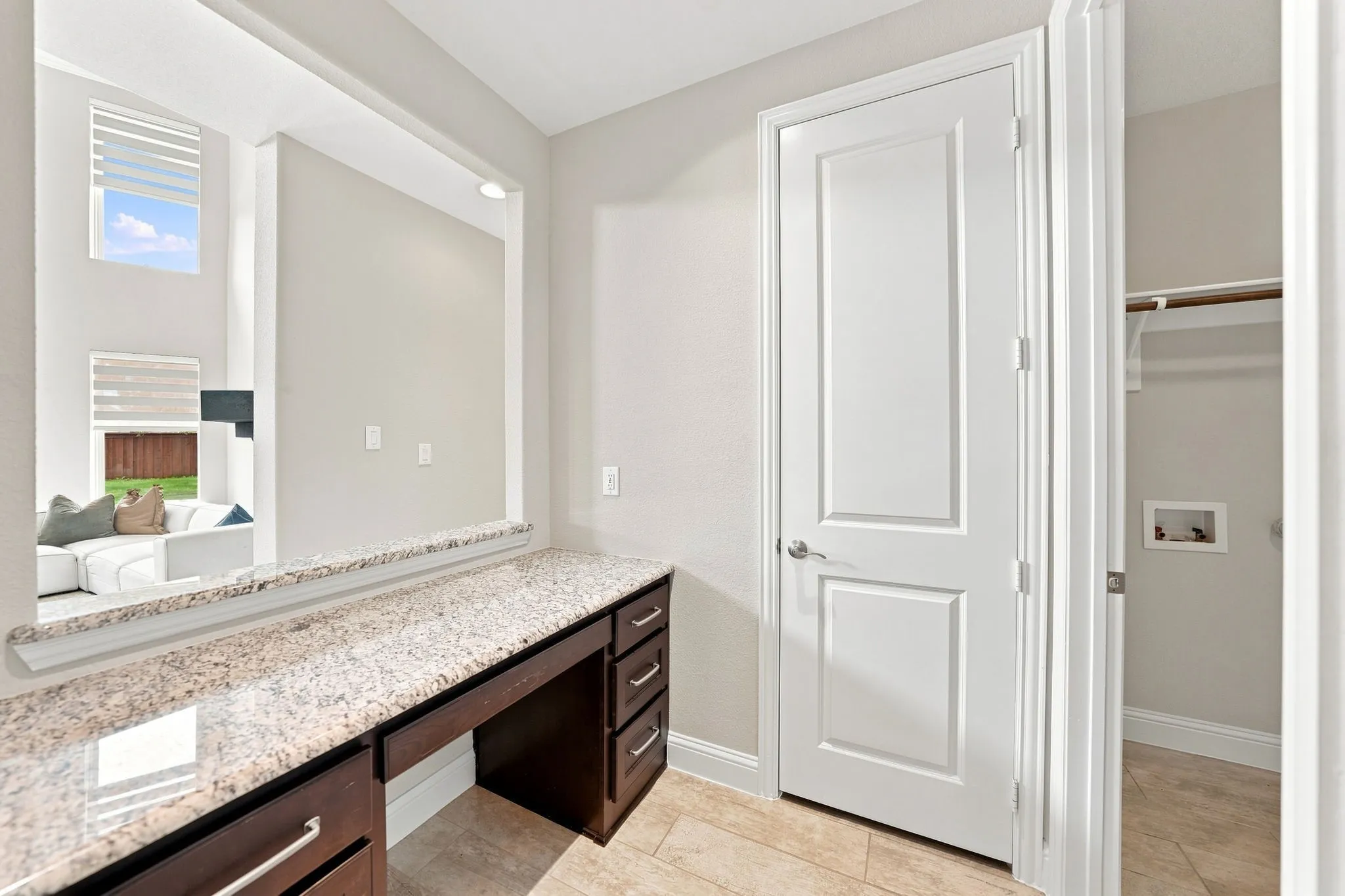 Single Family Residence For Sale in Denton County , 3744 Manchester, The Colony, Texas 75056, 4 Bedroom, 4 Bathroom, 2 Garage spaces, 3,505 Sqft, built in 2016, mls#21373844, Real Estate Agent in The Colony, Homes For Sale in Denton county, Homes For Sale in The Colony, Realtor in The Colony Texas, Real Estate Brokerage Independent Realty Texas, Luminita Cordes Realtor