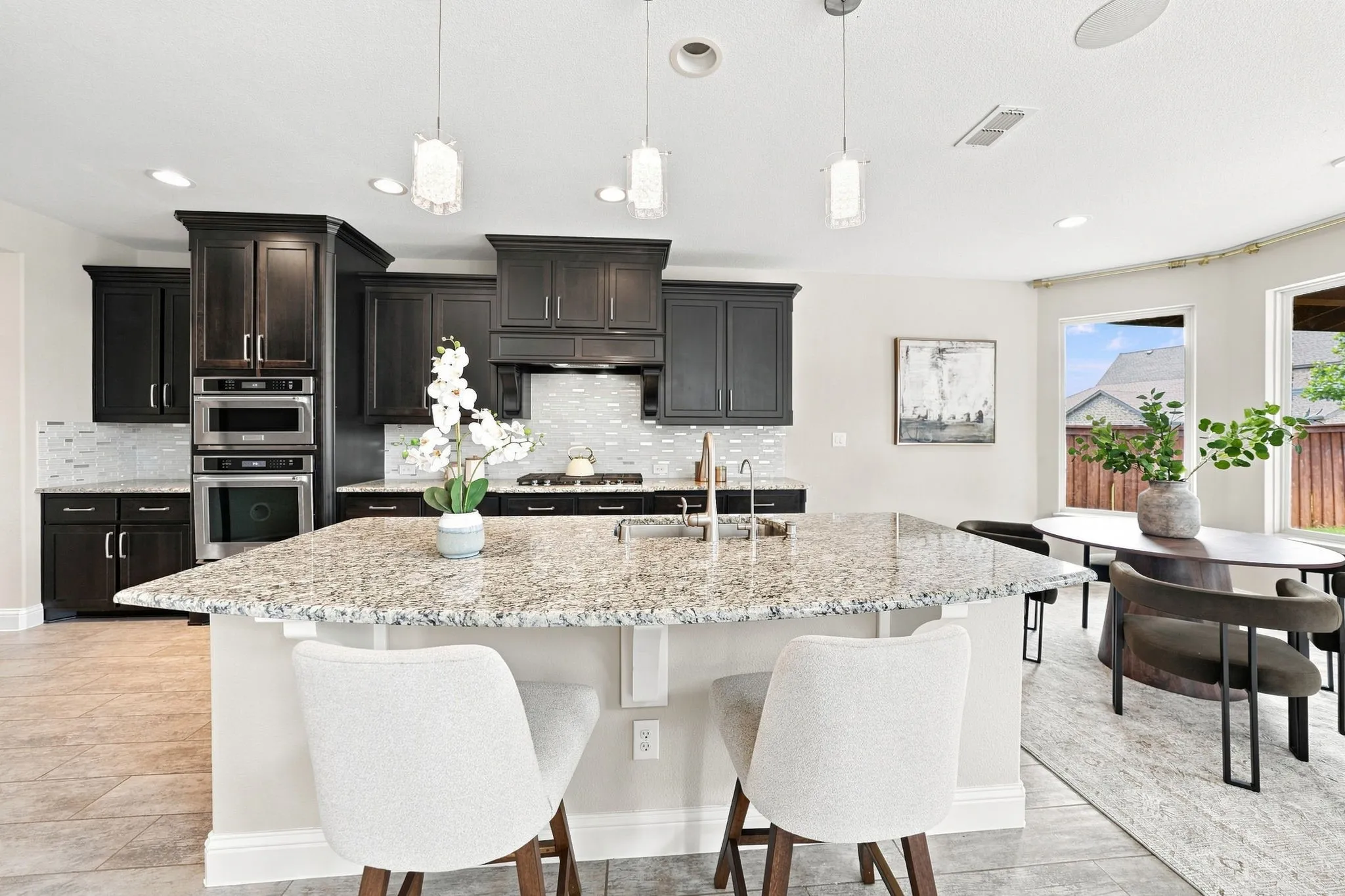 Single Family Residence For Sale in Denton County , 3744 Manchester, The Colony, Texas 75056, 4 Bedroom, 4 Bathroom, 2 Garage spaces, 3,505 Sqft, built in 2016, mls#21373844, Real Estate Agent in The Colony, Homes For Sale in Denton county, Homes For Sale in The Colony, Realtor in The Colony Texas, Real Estate Brokerage Independent Realty Texas, Luminita Cordes Realtor