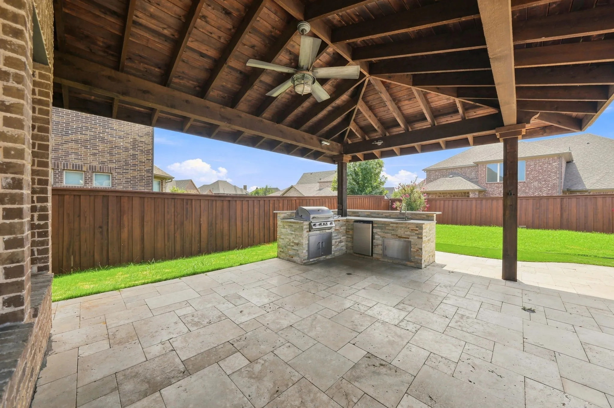 Single Family Residence For Sale in Denton County , 3744 Manchester, The Colony, Texas 75056, 4 Bedroom, 4 Bathroom, 2 Garage spaces, 3,505 Sqft, built in 2016, mls#21373844, Real Estate Agent in The Colony, Homes For Sale in Denton county, Homes For Sale in The Colony, Realtor in The Colony Texas, Real Estate Brokerage Independent Realty Texas, Luminita Cordes Realtor