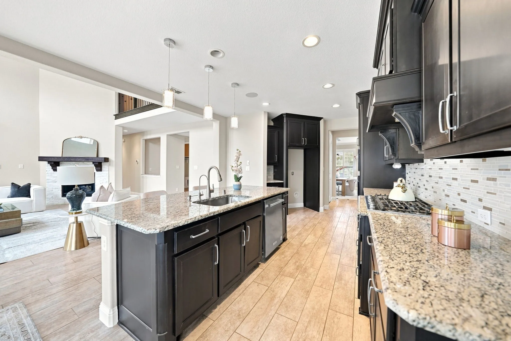 Single Family Residence For Sale in Denton County , 3744 Manchester, The Colony, Texas 75056, 4 Bedroom, 4 Bathroom, 2 Garage spaces, 3,505 Sqft, built in 2016, mls#21373844, Real Estate Agent in The Colony, Homes For Sale in Denton county, Homes For Sale in The Colony, Realtor in The Colony Texas, Real Estate Brokerage Independent Realty Texas, Luminita Cordes Realtor