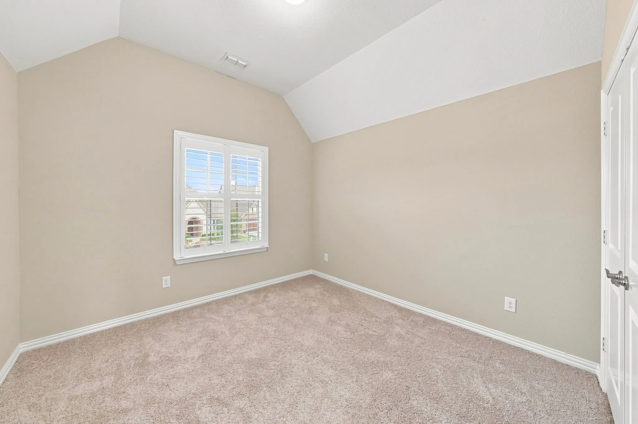 Single Family Residence For Sale in Denton County , 3744 Manchester, The Colony, Texas 75056, 4 Bedroom, 4 Bathroom, 2 Garage spaces, 3,505 Sqft, built in 2016, mls#21373844, Real Estate Agent in The Colony, Homes For Sale in Denton county, Homes For Sale in The Colony, Realtor in The Colony Texas, Real Estate Brokerage Independent Realty Texas, Luminita Cordes Realtor