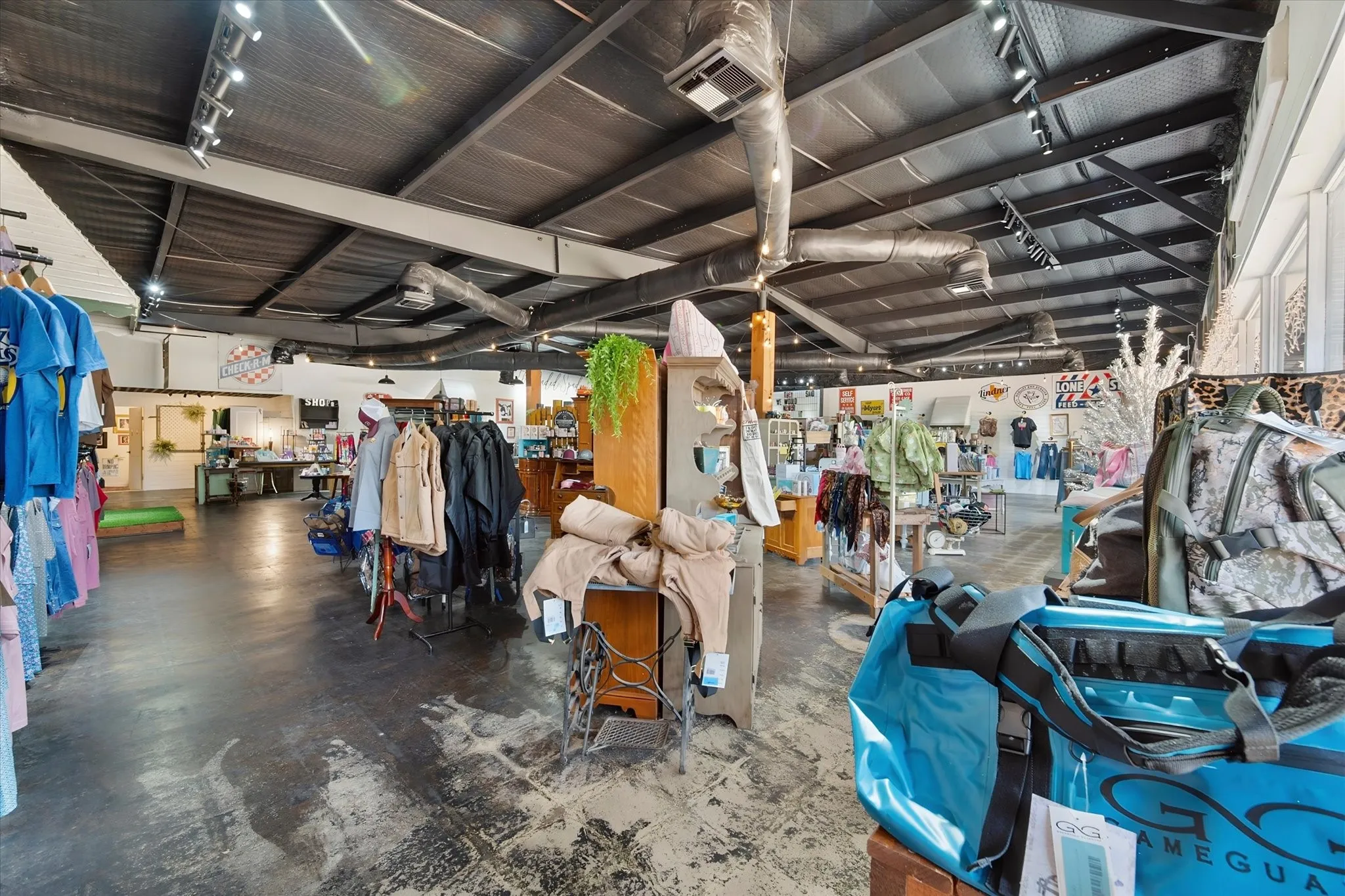 Business For Sale in Freestone County , 503 E Commerce Street 513, Fairfield, Texas 75840, 0, 0, Garage spaces, 4,200 Sqft, built in 1979, mls#21372388, Real Estate Agent in Fairfield, Homes For Sale in Freestone county, Homes For Sale in Fairfield, Realtor in Fairfield Texas, Real Estate Brokerage Independent Realty Texas, Luminita Cordes Realtor