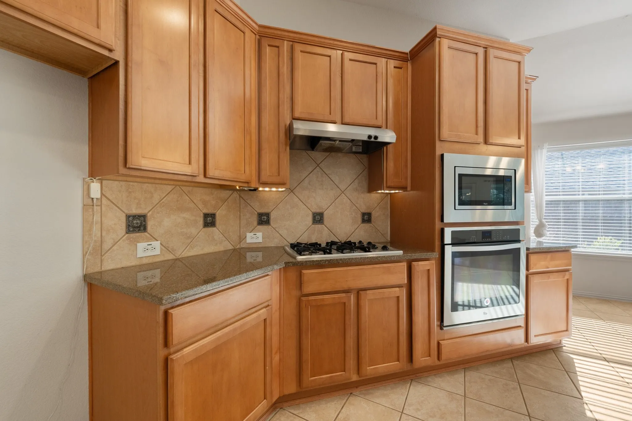 Single Family Residence For Sale in Tarrant County , 3409 Ballard Drive, Grapevine, Texas 76092, 3 Bedroom, 2 Bathroom, 2 Garage spaces, 2,105 Sqft, built in 2005, mls#21373387, Real Estate Agent in Grapevine, Homes For Sale in Tarrant county, Homes For Sale in Grapevine, Realtor in Grapevine Texas, Real Estate Brokerage Independent Realty Texas, Luminita Cordes Realtor