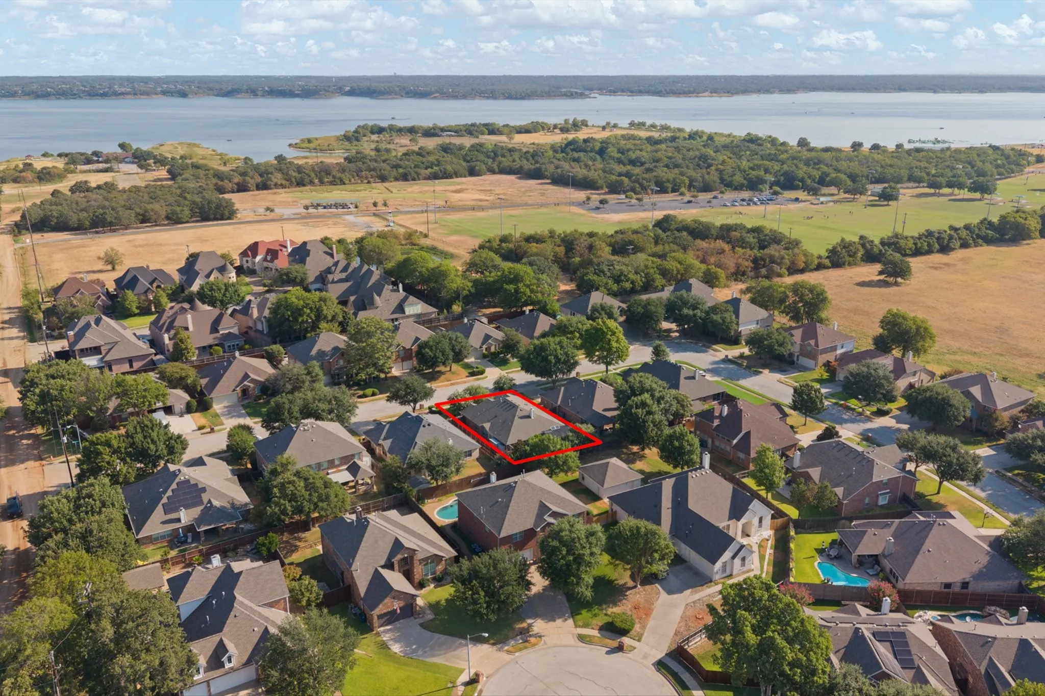 Single Family Residence For Sale in Tarrant County , 3409 Ballard Drive, Grapevine, Texas 76092, 3 Bedroom, 2 Bathroom, 2 Garage spaces, 2,105 Sqft, built in 2005, mls#21373387, Real Estate Agent in Grapevine, Homes For Sale in Tarrant county, Homes For Sale in Grapevine, Realtor in Grapevine Texas, Real Estate Brokerage Independent Realty Texas, Luminita Cordes Realtor