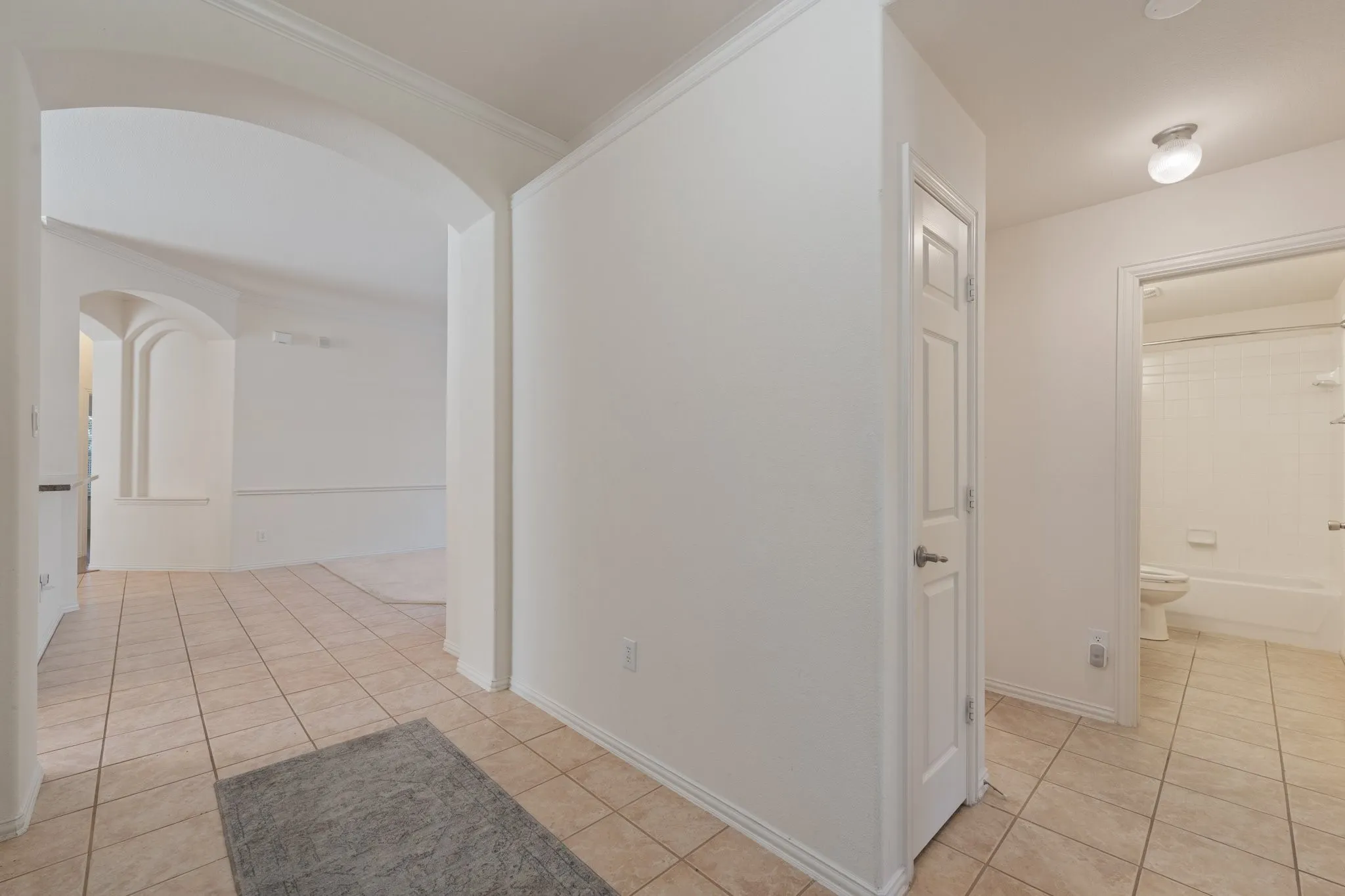 Single Family Residence For Sale in Tarrant County , 3409 Ballard Drive, Grapevine, Texas 76092, 3 Bedroom, 2 Bathroom, 2 Garage spaces, 2,105 Sqft, built in 2005, mls#21373387, Real Estate Agent in Grapevine, Homes For Sale in Tarrant county, Homes For Sale in Grapevine, Realtor in Grapevine Texas, Real Estate Brokerage Independent Realty Texas, Luminita Cordes Realtor