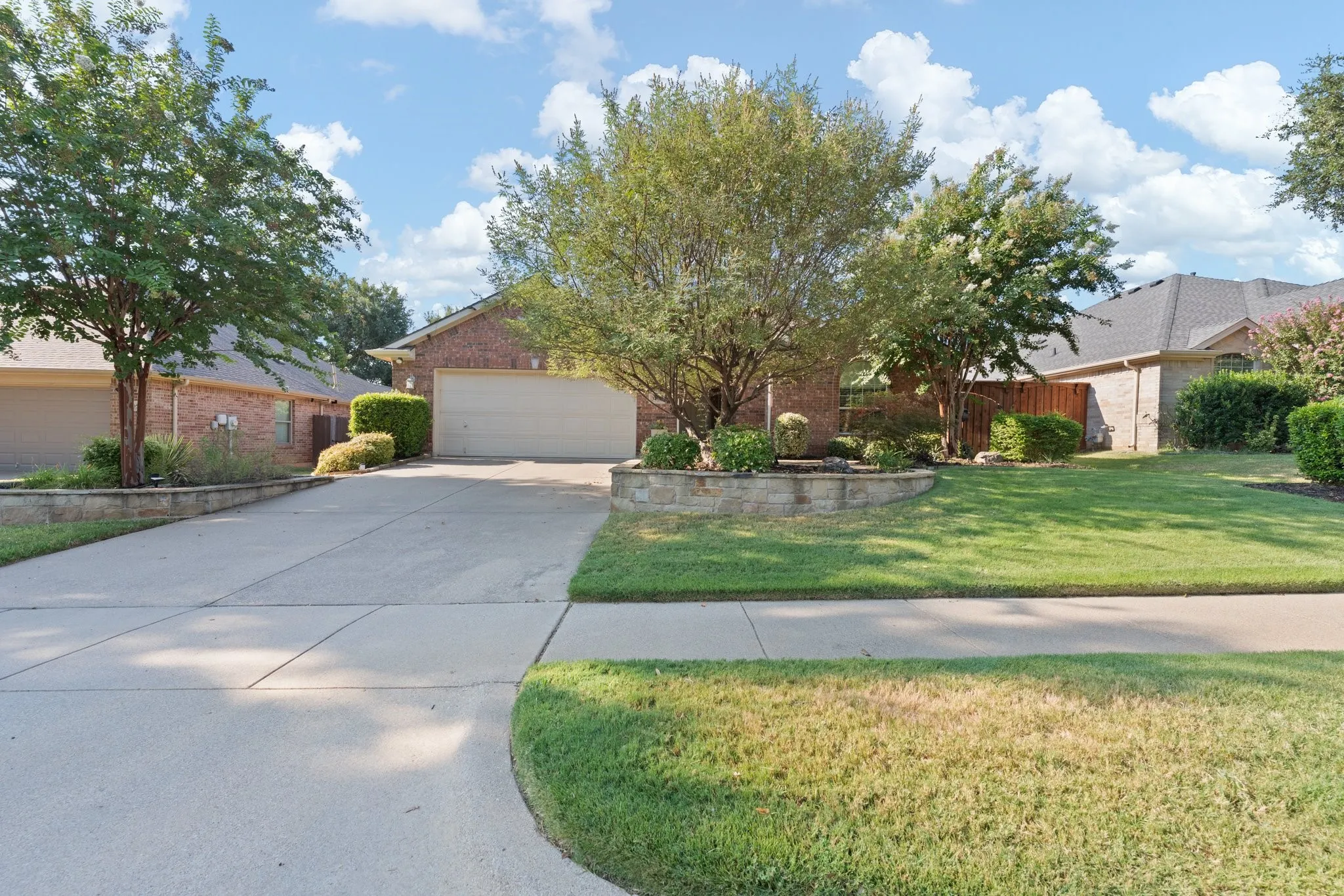 Single Family Residence For Sale in Tarrant County , 3409 Ballard Drive, Grapevine, Texas 76092, 3 Bedroom, 2 Bathroom, 2 Garage spaces, 2,105 Sqft, built in 2005, mls#21373387, Real Estate Agent in Grapevine, Homes For Sale in Tarrant county, Homes For Sale in Grapevine, Realtor in Grapevine Texas, Real Estate Brokerage Independent Realty Texas, Luminita Cordes Realtor