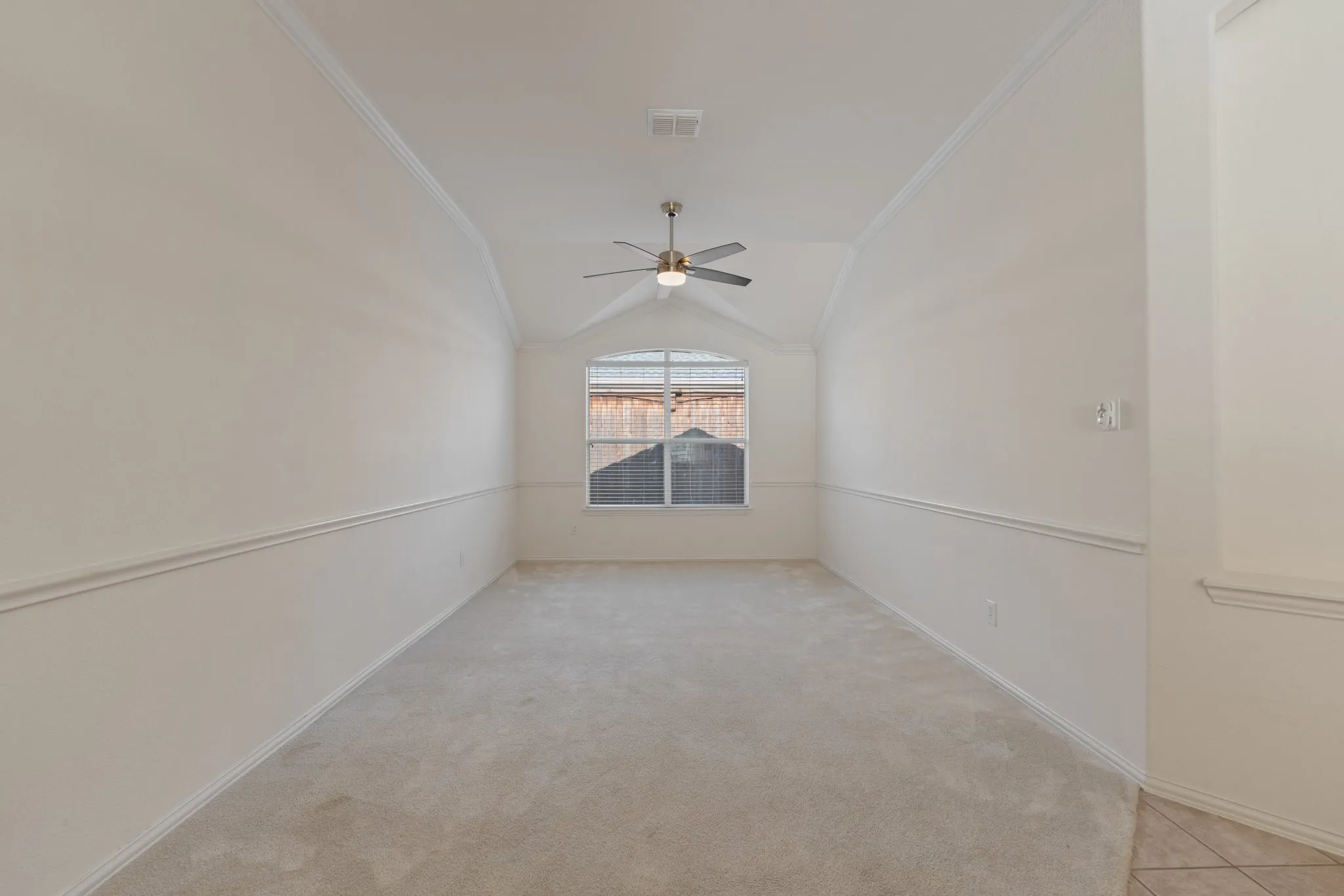 Single Family Residence For Sale in Tarrant County , 3409 Ballard Drive, Grapevine, Texas 76092, 3 Bedroom, 2 Bathroom, 2 Garage spaces, 2,105 Sqft, built in 2005, mls#21373387, Real Estate Agent in Grapevine, Homes For Sale in Tarrant county, Homes For Sale in Grapevine, Realtor in Grapevine Texas, Real Estate Brokerage Independent Realty Texas, Luminita Cordes Realtor