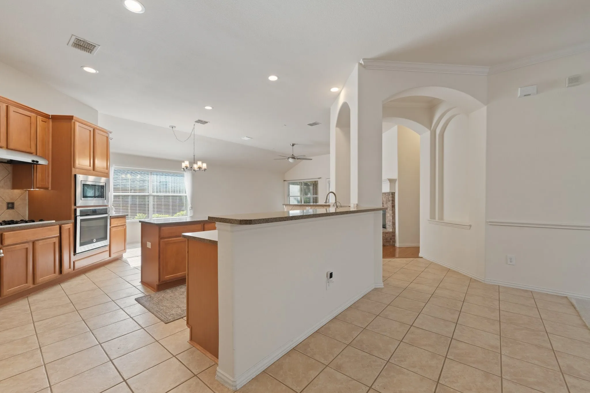 Single Family Residence For Sale in Tarrant County , 3409 Ballard Drive, Grapevine, Texas 76092, 3 Bedroom, 2 Bathroom, 2 Garage spaces, 2,105 Sqft, built in 2005, mls#21373387, Real Estate Agent in Grapevine, Homes For Sale in Tarrant county, Homes For Sale in Grapevine, Realtor in Grapevine Texas, Real Estate Brokerage Independent Realty Texas, Luminita Cordes Realtor