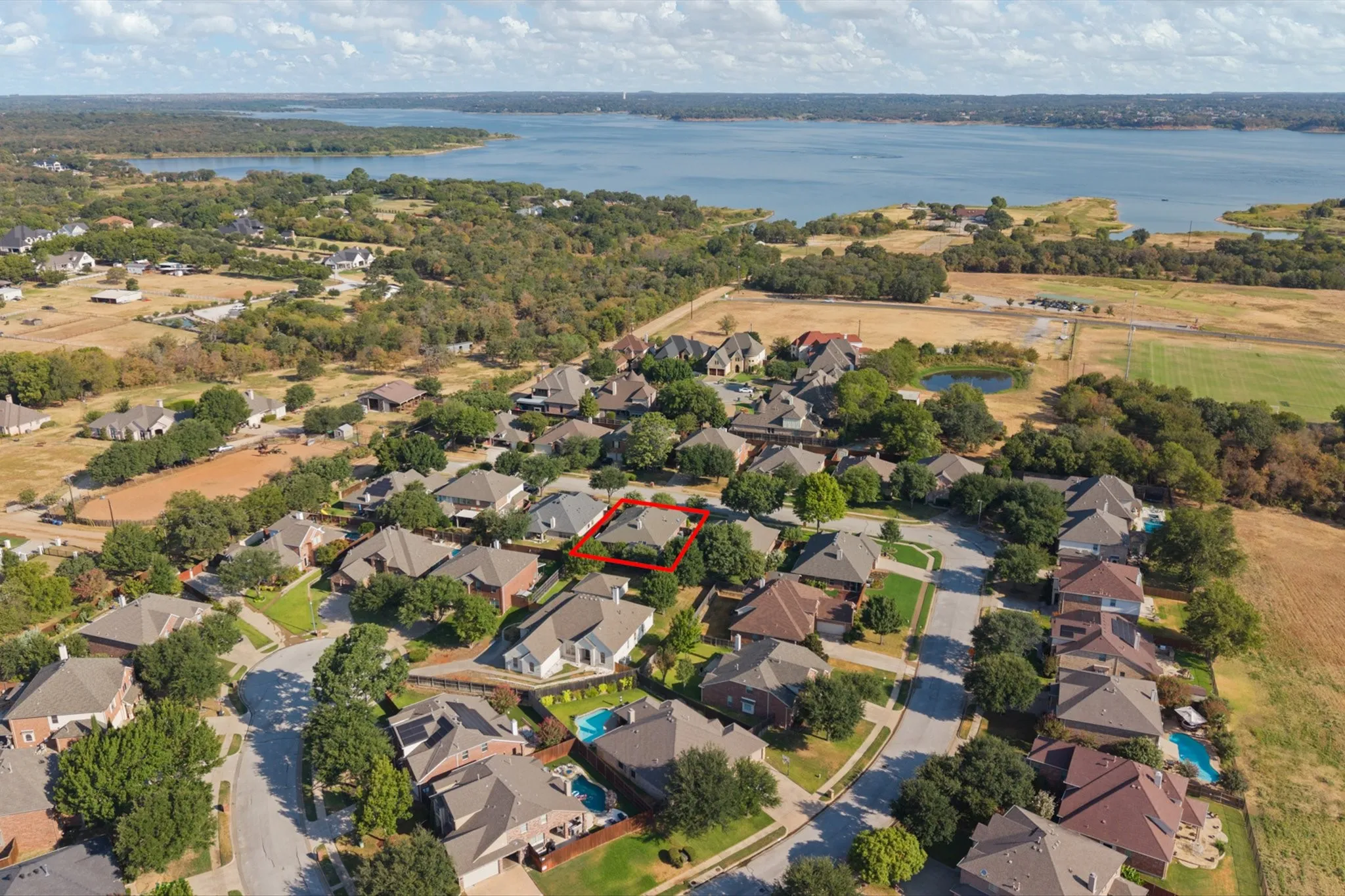 Single Family Residence For Sale in Tarrant County , 3409 Ballard Drive, Grapevine, Texas 76092, 3 Bedroom, 2 Bathroom, 2 Garage spaces, 2,105 Sqft, built in 2005, mls#21373387, Real Estate Agent in Grapevine, Homes For Sale in Tarrant county, Homes For Sale in Grapevine, Realtor in Grapevine Texas, Real Estate Brokerage Independent Realty Texas, Luminita Cordes Realtor