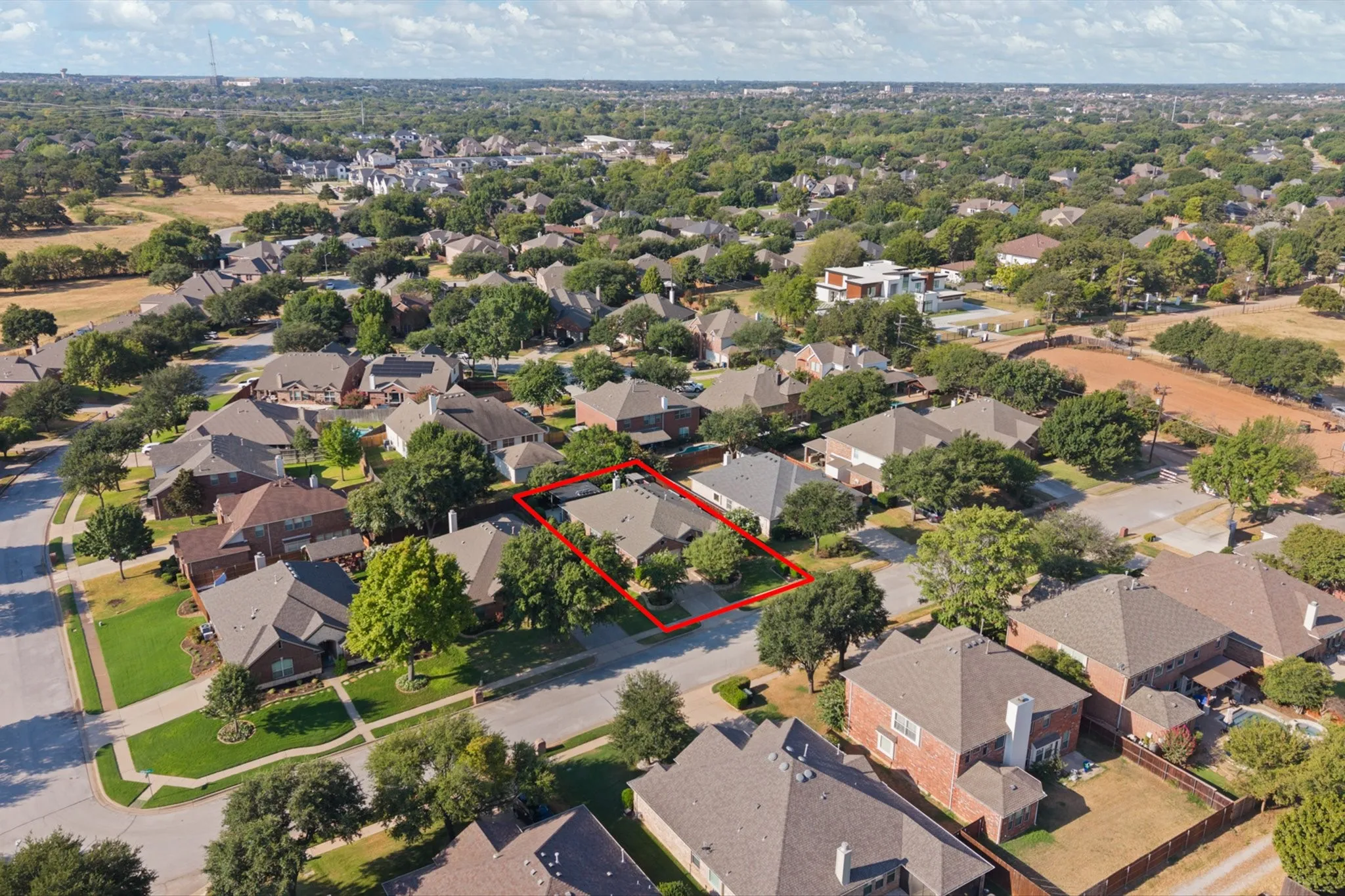 Single Family Residence For Sale in Tarrant County , 3409 Ballard Drive, Grapevine, Texas 76092, 3 Bedroom, 2 Bathroom, 2 Garage spaces, 2,105 Sqft, built in 2005, mls#21373387, Real Estate Agent in Grapevine, Homes For Sale in Tarrant county, Homes For Sale in Grapevine, Realtor in Grapevine Texas, Real Estate Brokerage Independent Realty Texas, Luminita Cordes Realtor