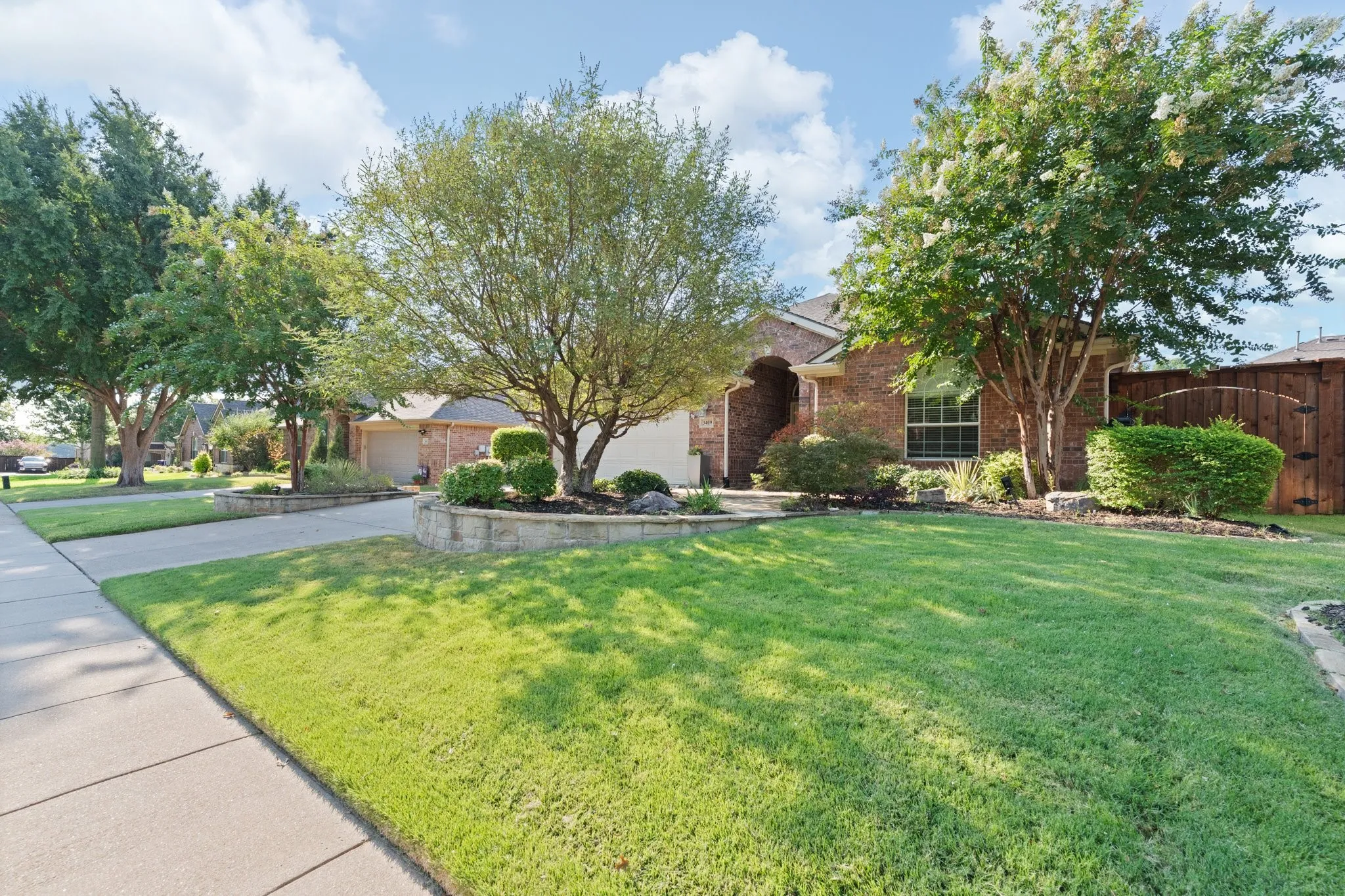 Single Family Residence For Sale in Tarrant County , 3409 Ballard Drive, Grapevine, Texas 76092, 3 Bedroom, 2 Bathroom, 2 Garage spaces, 2,105 Sqft, built in 2005, mls#21373387, Real Estate Agent in Grapevine, Homes For Sale in Tarrant county, Homes For Sale in Grapevine, Realtor in Grapevine Texas, Real Estate Brokerage Independent Realty Texas, Luminita Cordes Realtor