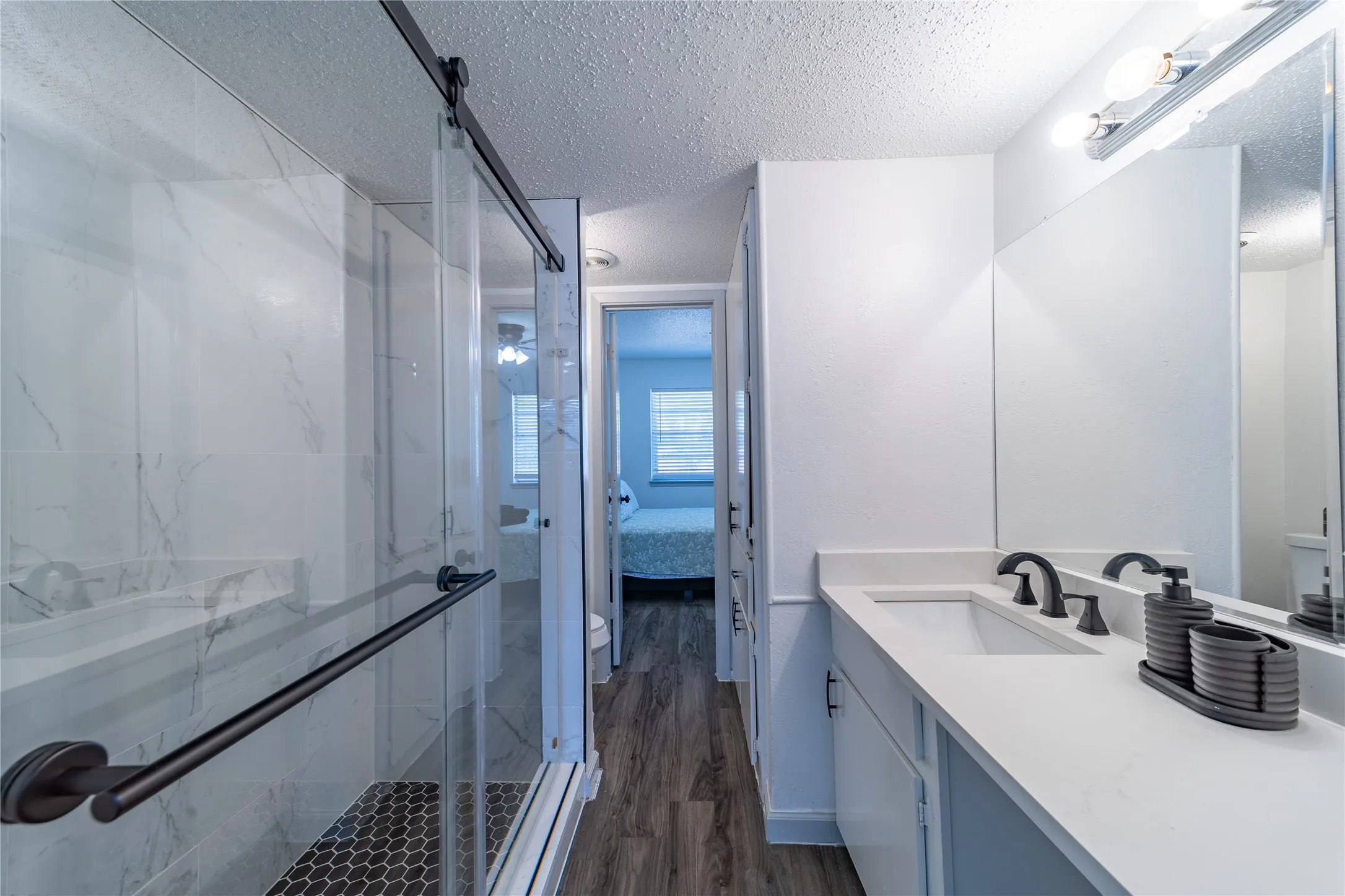 Duplex For Rent in Tarrant County , 414 Donnell Drive B, Arlington, Texas 76012, 2 Bedroom, 1 Bathroom, Garage spaces, 896 Sqft, built in 1972, mls#21373814, Real Estate Agent in Arlington, Homes For Rent in Tarrant county, Homes For Rent in Arlington, Realtor in Arlington Texas, Real Estate Brokerage Independent Realty Texas, Luminita Cordes Realtor