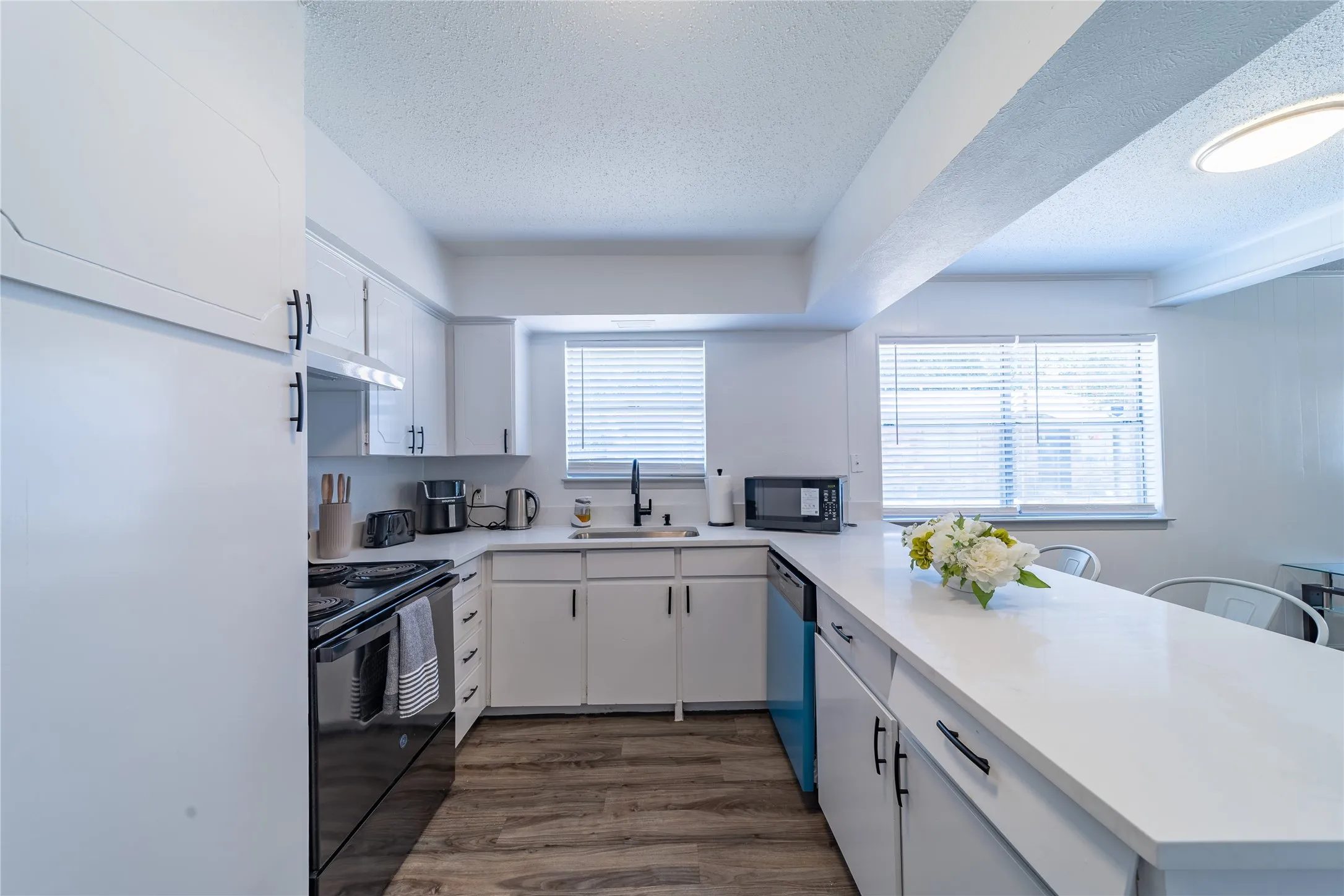 Duplex For Rent in Tarrant County , 414 Donnell Drive B, Arlington, Texas 76012, 2 Bedroom, 1 Bathroom, Garage spaces, 896 Sqft, built in 1972, mls#21373814, Real Estate Agent in Arlington, Homes For Rent in Tarrant county, Homes For Rent in Arlington, Realtor in Arlington Texas, Real Estate Brokerage Independent Realty Texas, Luminita Cordes Realtor