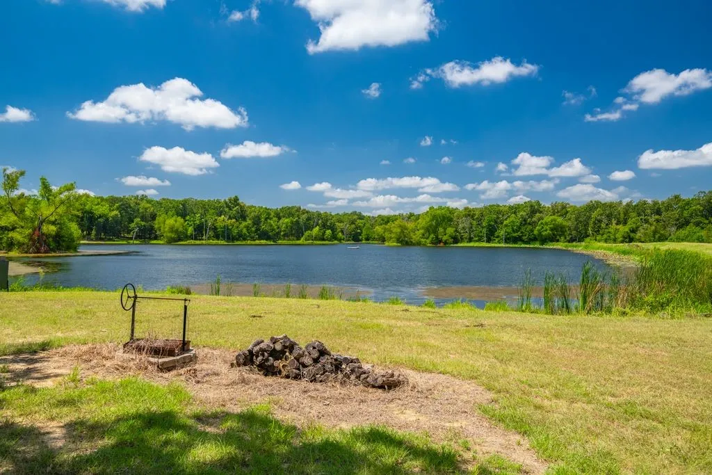 Farm For Sale in Hopkins County , 0 County Road 3573, Dike, Texas 75437, 4 Bedroom, 4 Bathroom, 2 Garage spaces, 5,100 Sqft, built in 2016, mls#21372355, Real Estate Agent in Dike, Homes For Sale in Hopkins county, Homes For Sale in Dike, Realtor in Dike Texas, Real Estate Brokerage Independent Realty Texas, Luminita Cordes Realtor