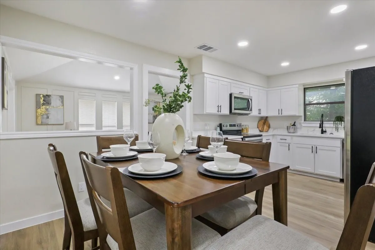 Single Family Residence For Sale in Denton County , 905 Timber Valley Circle, Flower Mound, Texas 75028, 3 Bedroom, 2 Bathroom, 2 Garage spaces, 1,672 Sqft, built in 1983, mls#21373874, Real Estate Agent in Flower Mound, Homes For Sale in Denton county, Homes For Sale in Flower Mound, Realtor in Flower Mound Texas, Real Estate Brokerage Independent Realty Texas, Luminita Cordes Realtor