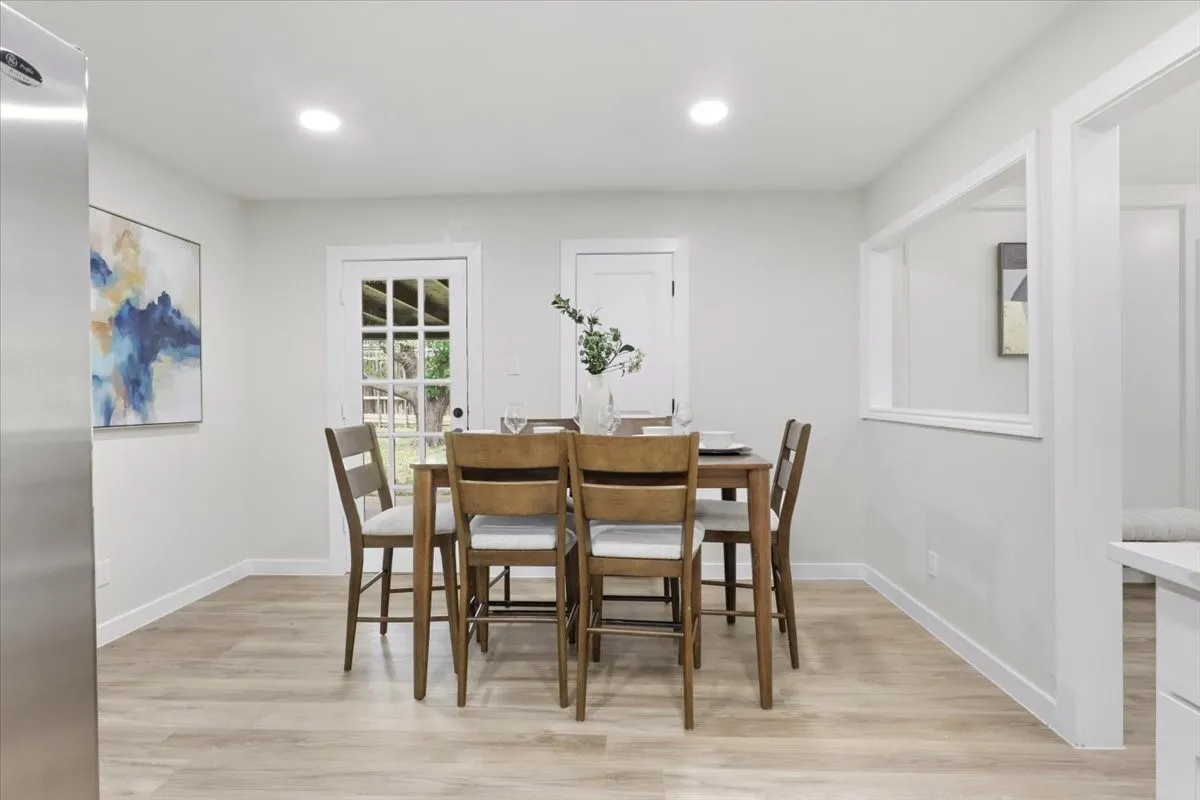 Single Family Residence For Sale in Denton County , 905 Timber Valley Circle, Flower Mound, Texas 75028, 3 Bedroom, 2 Bathroom, 2 Garage spaces, 1,672 Sqft, built in 1983, mls#21373874, Real Estate Agent in Flower Mound, Homes For Sale in Denton county, Homes For Sale in Flower Mound, Realtor in Flower Mound Texas, Real Estate Brokerage Independent Realty Texas, Luminita Cordes Realtor