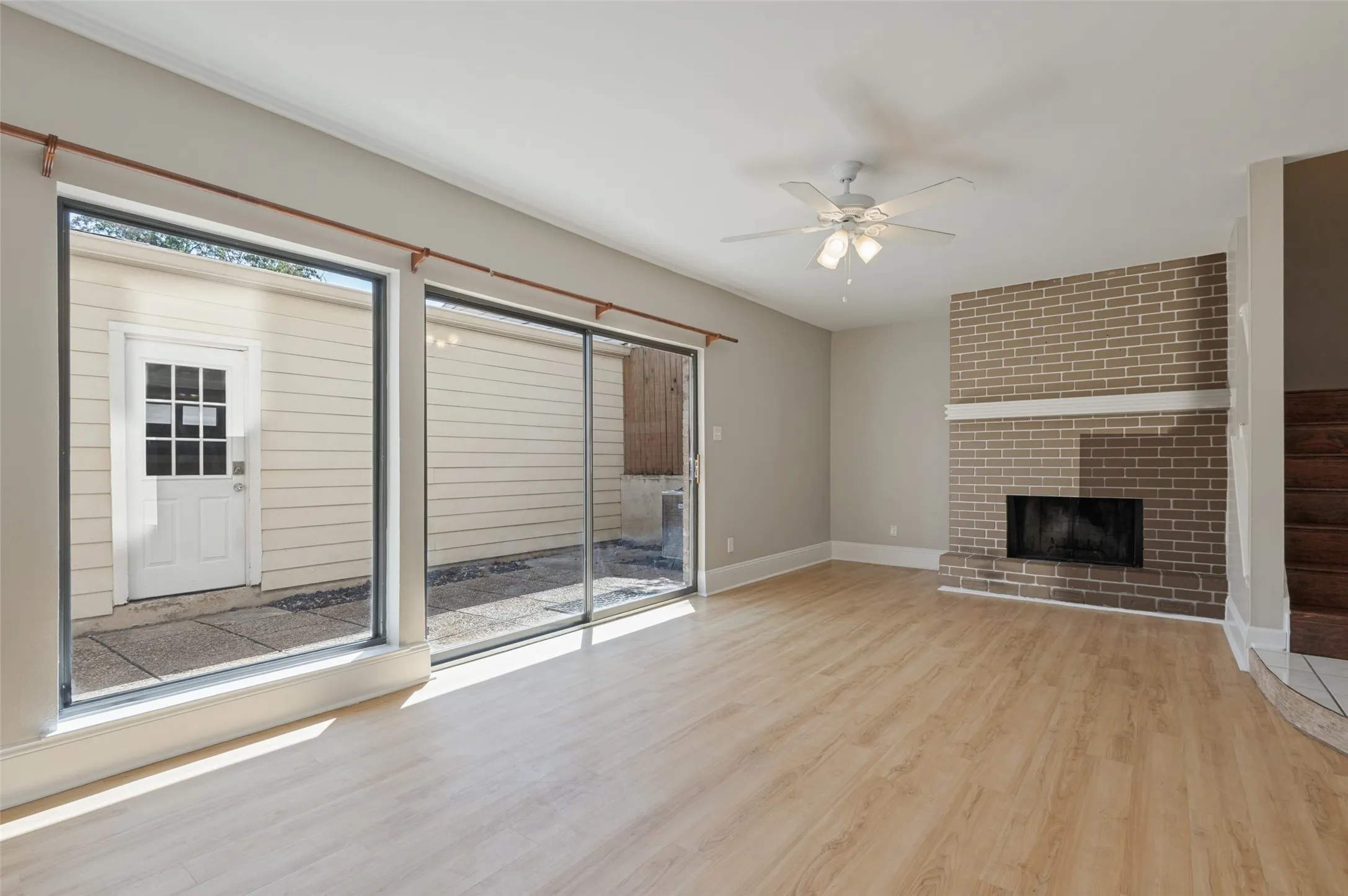 Condominium For Sale in Tarrant County , 1991 Shorewood Drive, Grapevine, Texas 76051, 3 Bedroom, 3 Bathroom, 2 Garage spaces, 1,629 Sqft, built in 1973, mls#21373832, Real Estate Agent in Grapevine, Homes For Sale in Tarrant county, Homes For Sale in Grapevine, Realtor in Grapevine Texas, Real Estate Brokerage Independent Realty Texas, Luminita Cordes Realtor