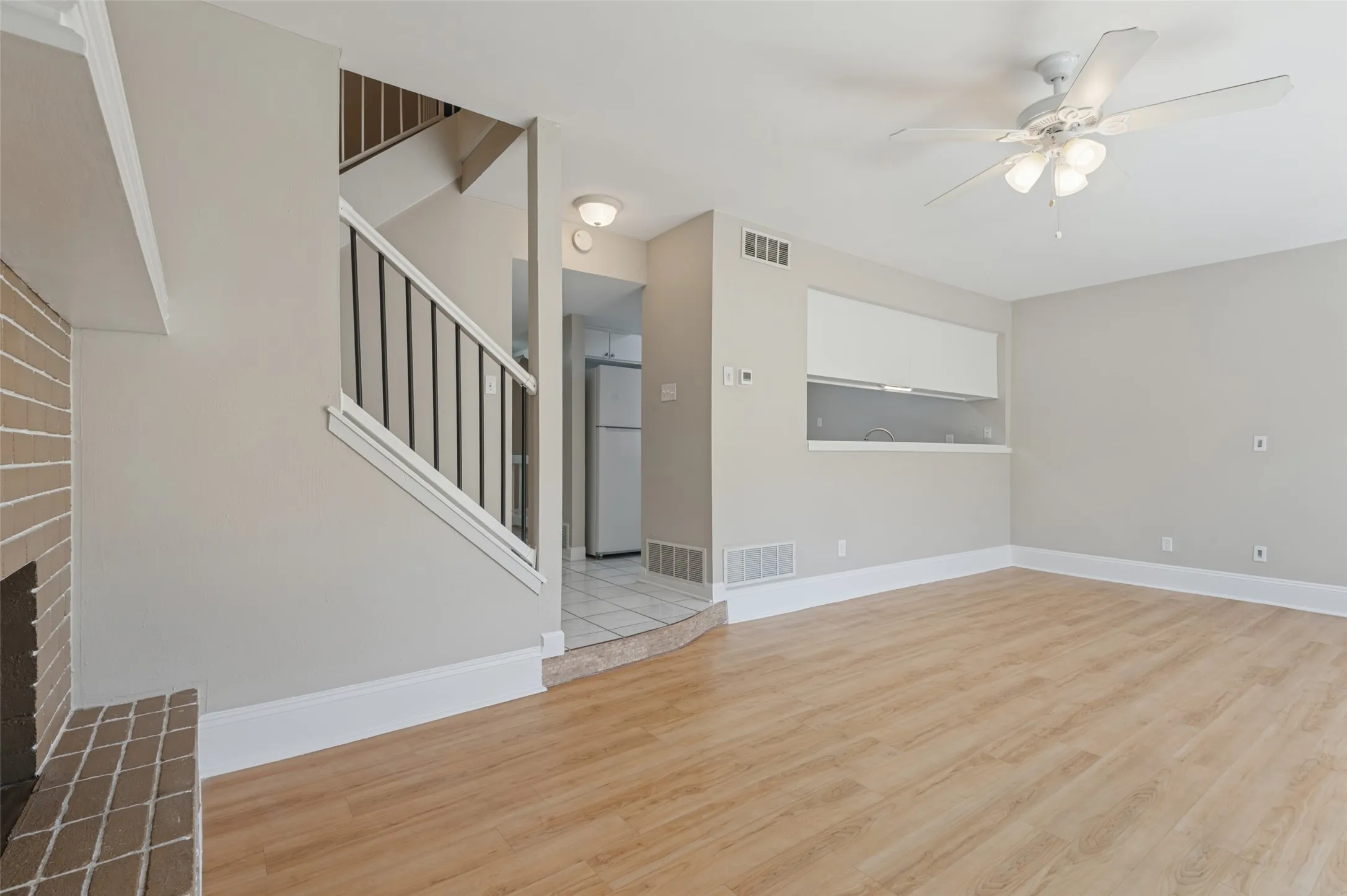 Condominium For Sale in Tarrant County , 1991 Shorewood Drive, Grapevine, Texas 76051, 3 Bedroom, 3 Bathroom, 2 Garage spaces, 1,629 Sqft, built in 1973, mls#21373832, Real Estate Agent in Grapevine, Homes For Sale in Tarrant county, Homes For Sale in Grapevine, Realtor in Grapevine Texas, Real Estate Brokerage Independent Realty Texas, Luminita Cordes Realtor