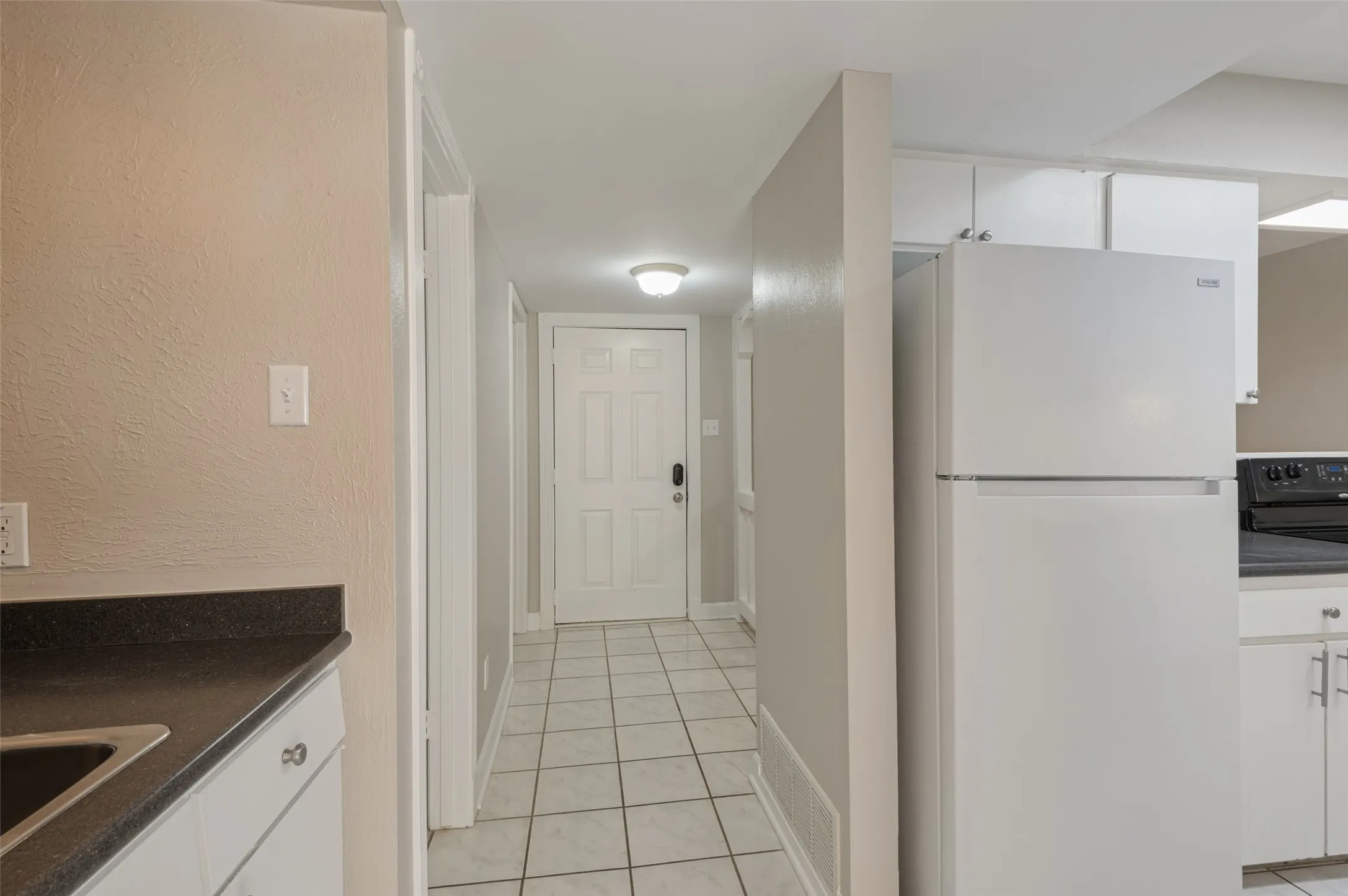Condominium For Sale in Tarrant County , 1991 Shorewood Drive, Grapevine, Texas 76051, 3 Bedroom, 3 Bathroom, 2 Garage spaces, 1,629 Sqft, built in 1973, mls#21373832, Real Estate Agent in Grapevine, Homes For Sale in Tarrant county, Homes For Sale in Grapevine, Realtor in Grapevine Texas, Real Estate Brokerage Independent Realty Texas, Luminita Cordes Realtor