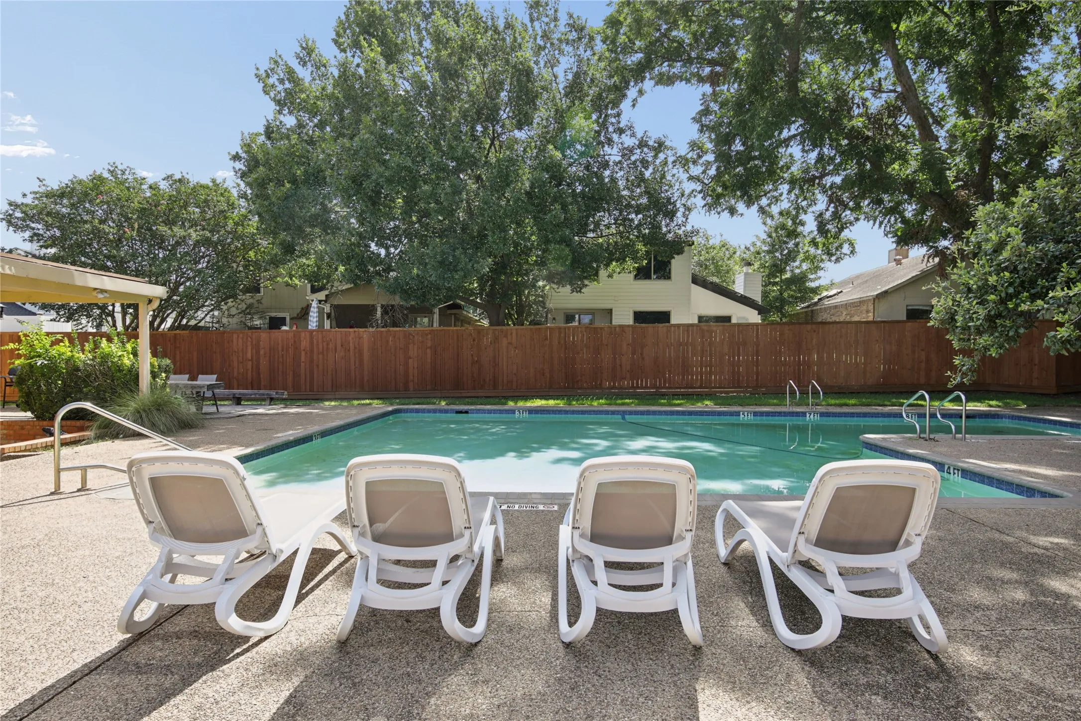 Condominium For Sale in Tarrant County , 1991 Shorewood Drive, Grapevine, Texas 76051, 3 Bedroom, 3 Bathroom, 2 Garage spaces, 1,629 Sqft, built in 1973, mls#21373832, Real Estate Agent in Grapevine, Homes For Sale in Tarrant county, Homes For Sale in Grapevine, Realtor in Grapevine Texas, Real Estate Brokerage Independent Realty Texas, Luminita Cordes Realtor