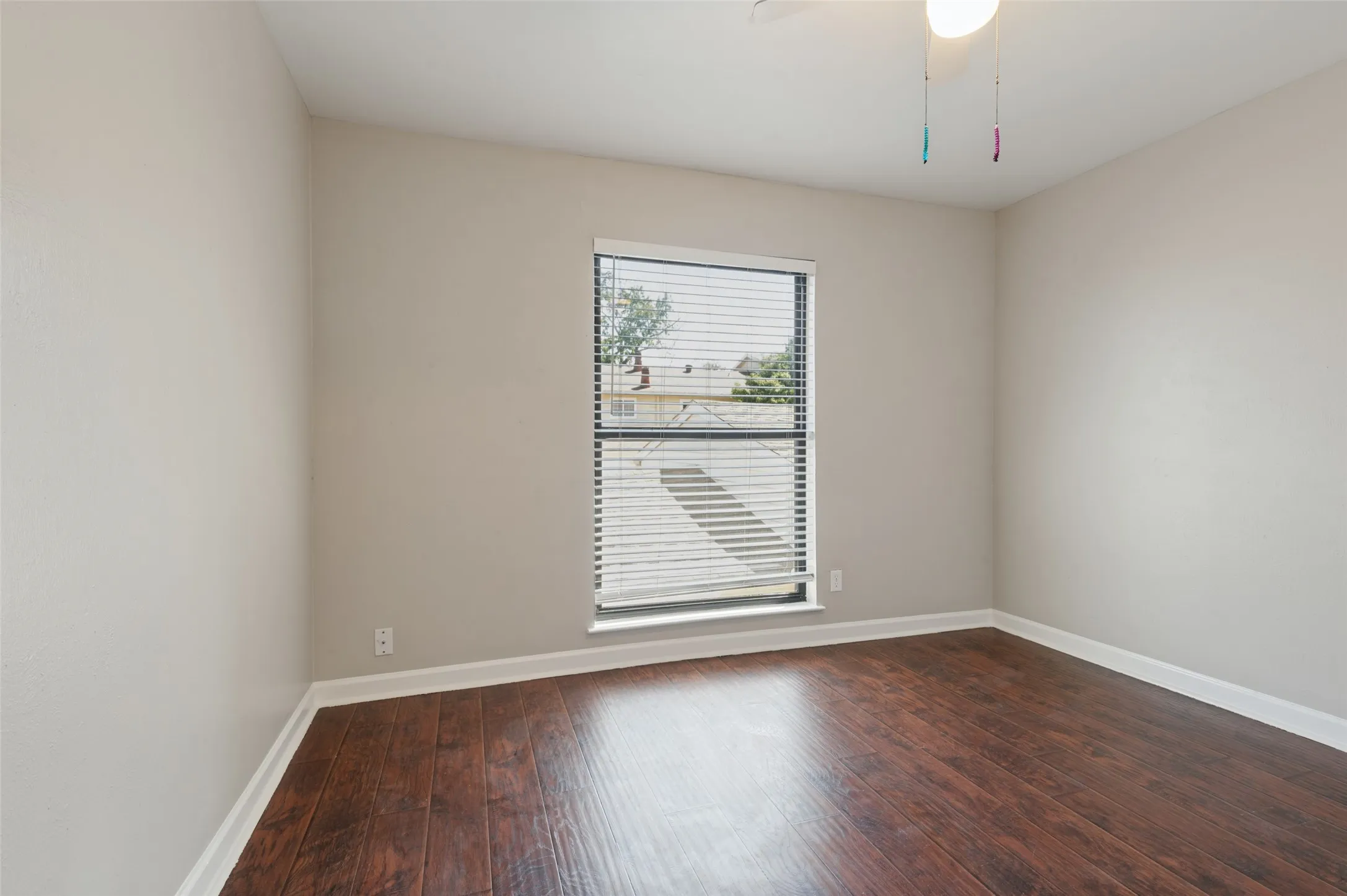 Condominium For Sale in Tarrant County , 1991 Shorewood Drive, Grapevine, Texas 76051, 3 Bedroom, 3 Bathroom, 2 Garage spaces, 1,629 Sqft, built in 1973, mls#21373832, Real Estate Agent in Grapevine, Homes For Sale in Tarrant county, Homes For Sale in Grapevine, Realtor in Grapevine Texas, Real Estate Brokerage Independent Realty Texas, Luminita Cordes Realtor