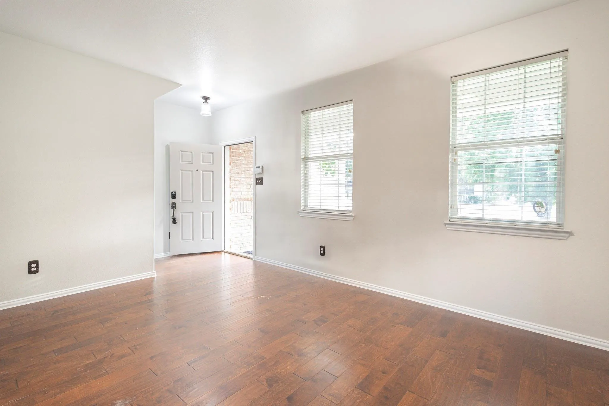 Single Family Residence For Rent in Denton County , 1509 Heron Drive, Aubrey, Texas 76227, 4 Bedroom, 3 Bathroom, 2 Garage spaces, 2,349 Sqft, built in 2004, mls#21373878, Real Estate Agent in Aubrey, Homes For Rent in Denton county, Homes For Rent in Aubrey, Realtor in Aubrey Texas, Real Estate Brokerage Independent Realty Texas, Luminita Cordes Realtor