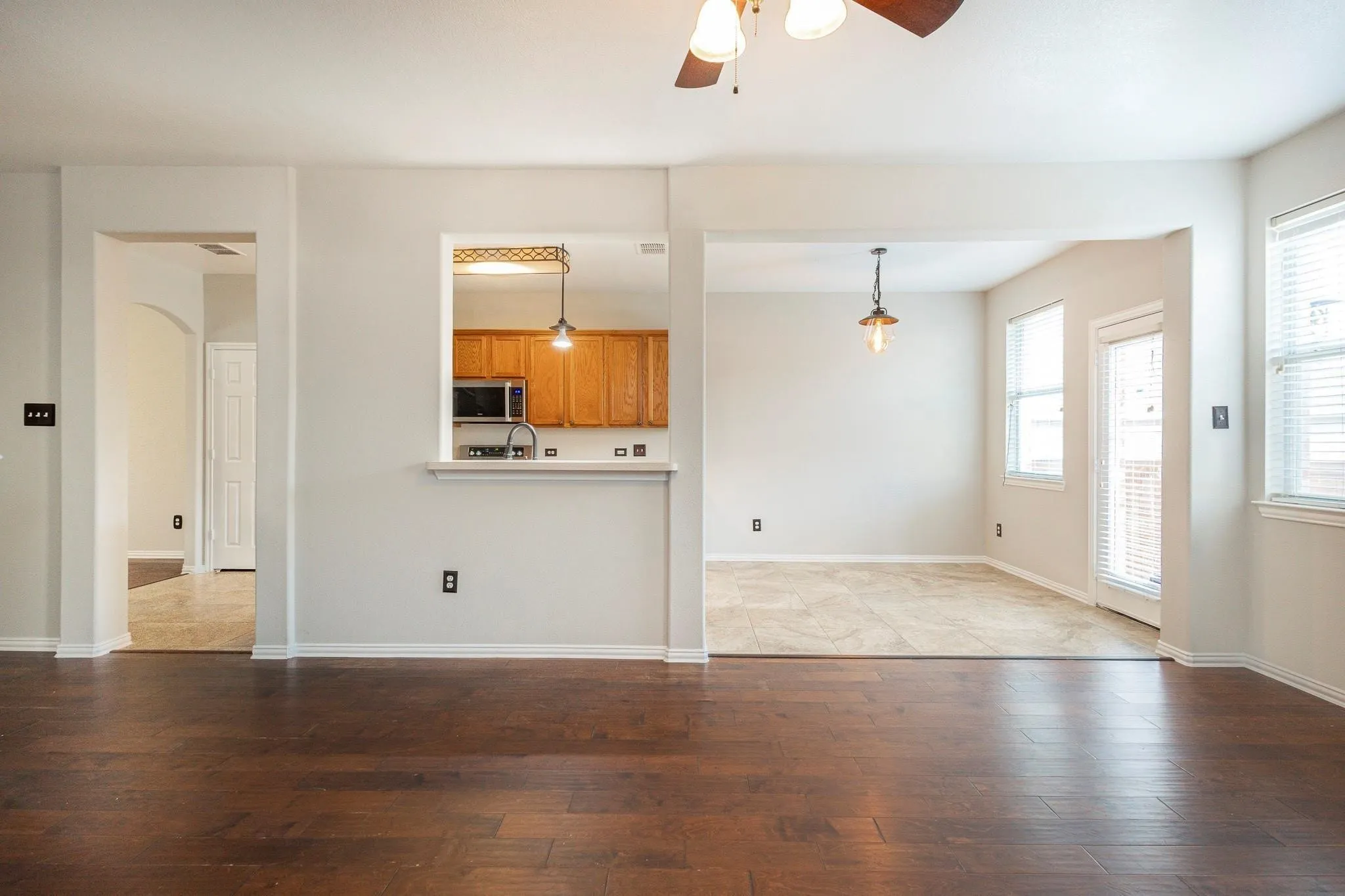 Single Family Residence For Rent in Denton County , 1509 Heron Drive, Aubrey, Texas 76227, 4 Bedroom, 3 Bathroom, 2 Garage spaces, 2,349 Sqft, built in 2004, mls#21373878, Real Estate Agent in Aubrey, Homes For Rent in Denton county, Homes For Rent in Aubrey, Realtor in Aubrey Texas, Real Estate Brokerage Independent Realty Texas, Luminita Cordes Realtor