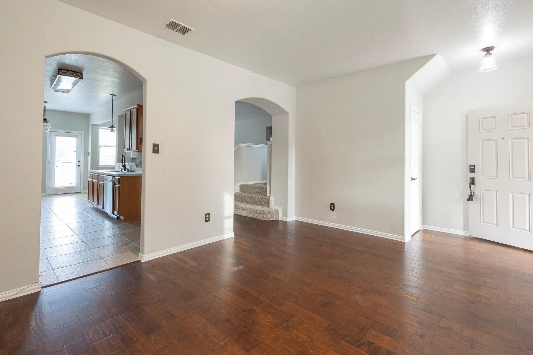 Single Family Residence For Rent in Denton County , 1509 Heron Drive, Aubrey, Texas 76227, 4 Bedroom, 3 Bathroom, 2 Garage spaces, 2,349 Sqft, built in 2004, mls#21373878, Real Estate Agent in Aubrey, Homes For Rent in Denton county, Homes For Rent in Aubrey, Realtor in Aubrey Texas, Real Estate Brokerage Independent Realty Texas, Luminita Cordes Realtor