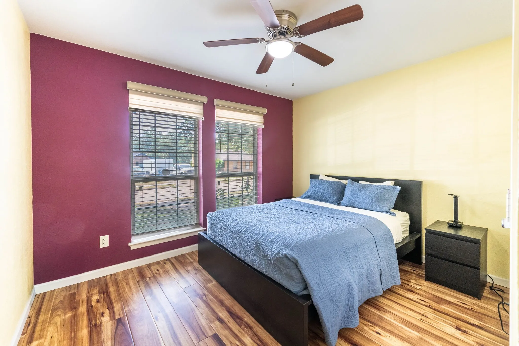 Single Family Residence For Sale in Dallas County , 5505 Edgewater Circle, Rowlett, Texas 75088, 4 Bedroom, 2 Bathroom, 2 Garage spaces, 1,802 Sqft, built in 1979, mls#21370500, Real Estate Agent in Rowlett, Homes For Sale in Dallas county, Homes For Sale in Rowlett, Realtor in Rowlett Texas, Real Estate Brokerage Independent Realty Texas, Luminita Cordes Realtor