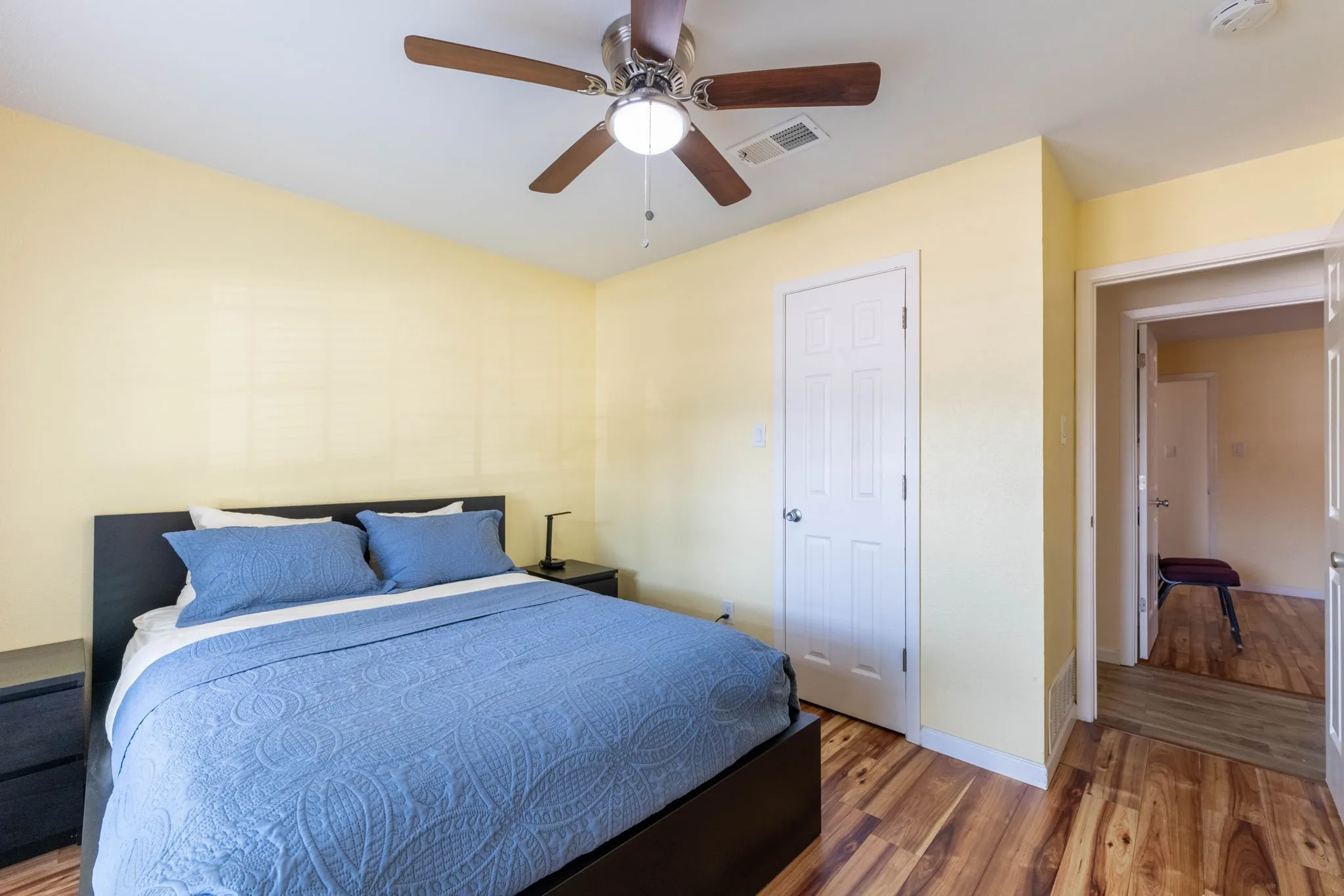 Single Family Residence For Sale in Dallas County , 5505 Edgewater Circle, Rowlett, Texas 75088, 4 Bedroom, 2 Bathroom, 2 Garage spaces, 1,802 Sqft, built in 1979, mls#21370500, Real Estate Agent in Rowlett, Homes For Sale in Dallas county, Homes For Sale in Rowlett, Realtor in Rowlett Texas, Real Estate Brokerage Independent Realty Texas, Luminita Cordes Realtor
